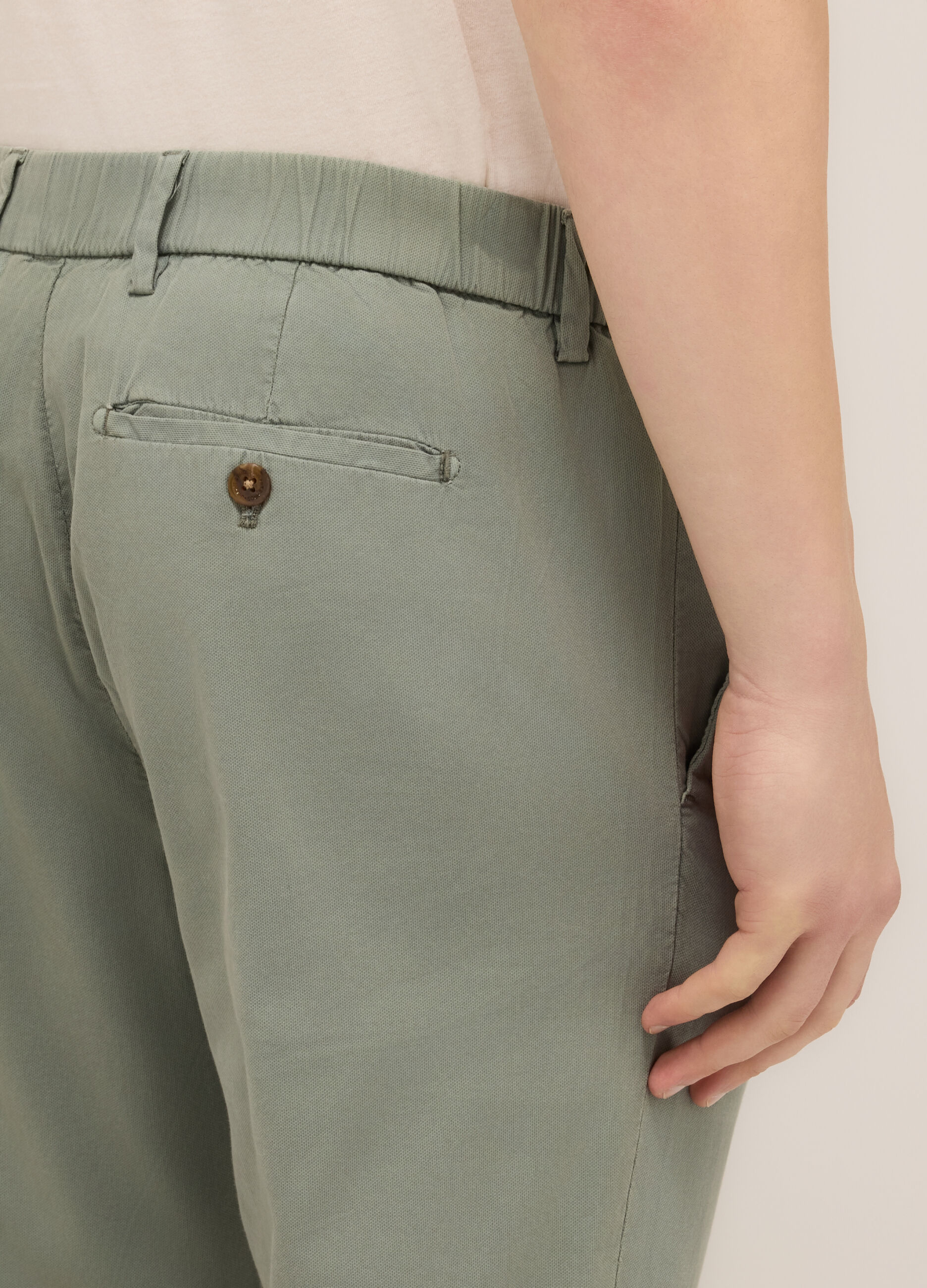 Pantalone chino in cotone e lyocell stretch uomo_2