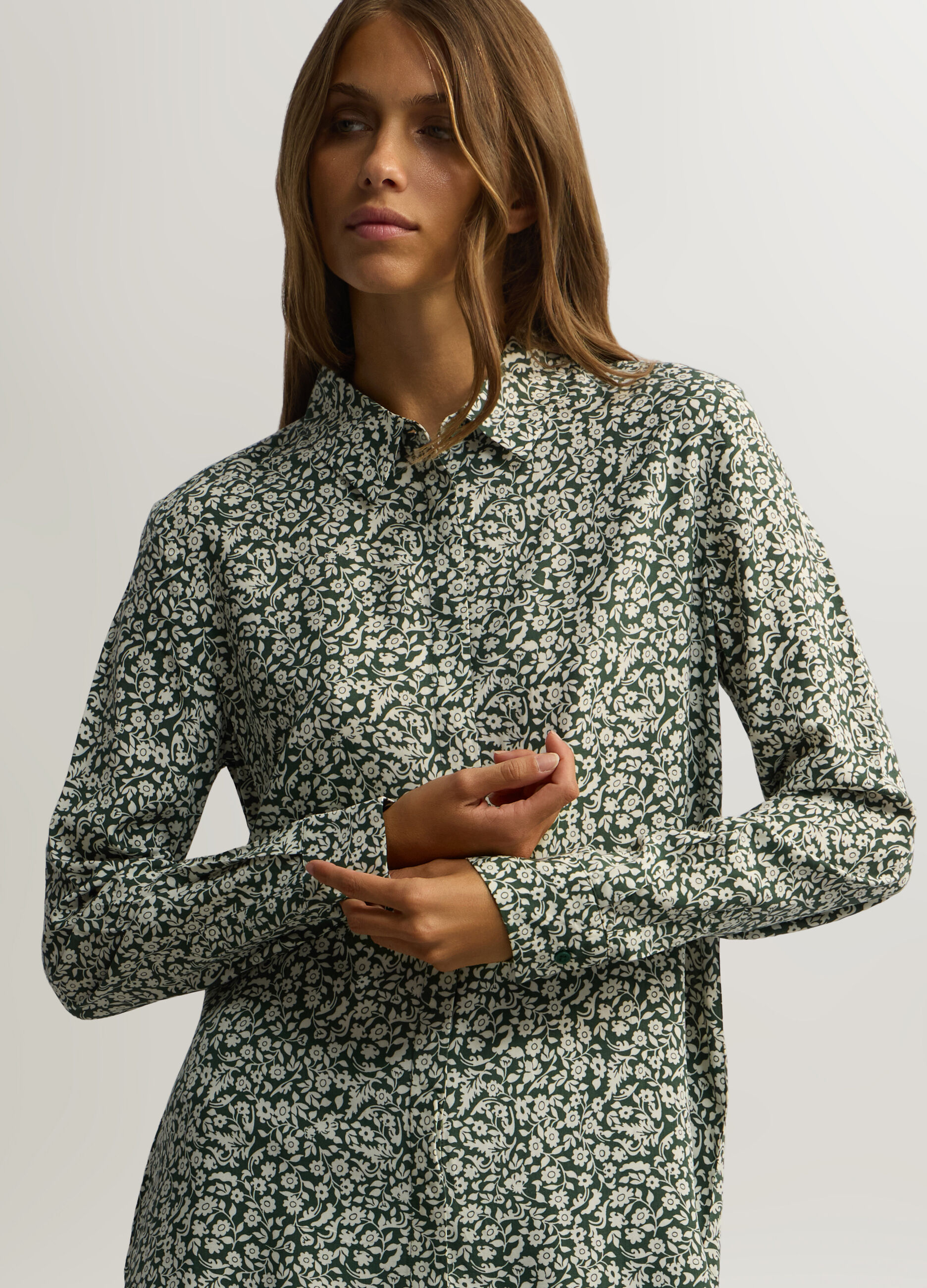 Camicia con collo alla francese in pura viscosa donna_2