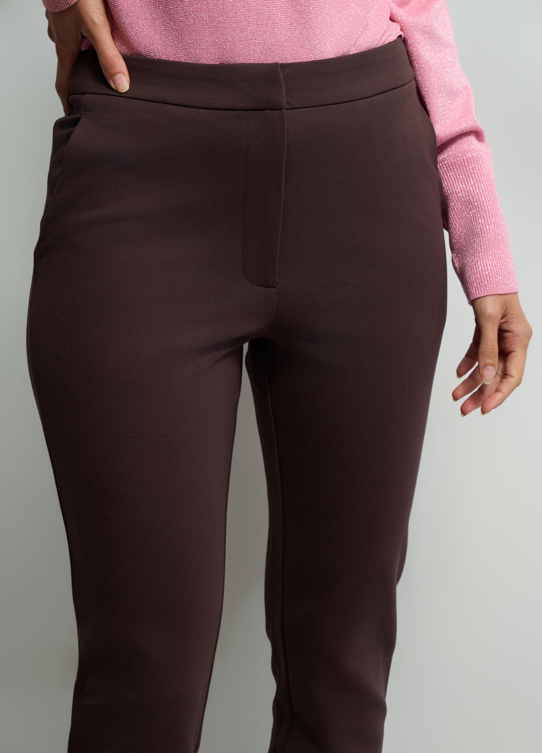 Pantaloni Fit Slim in Punto Milano di misto viscosa stretch donna_3