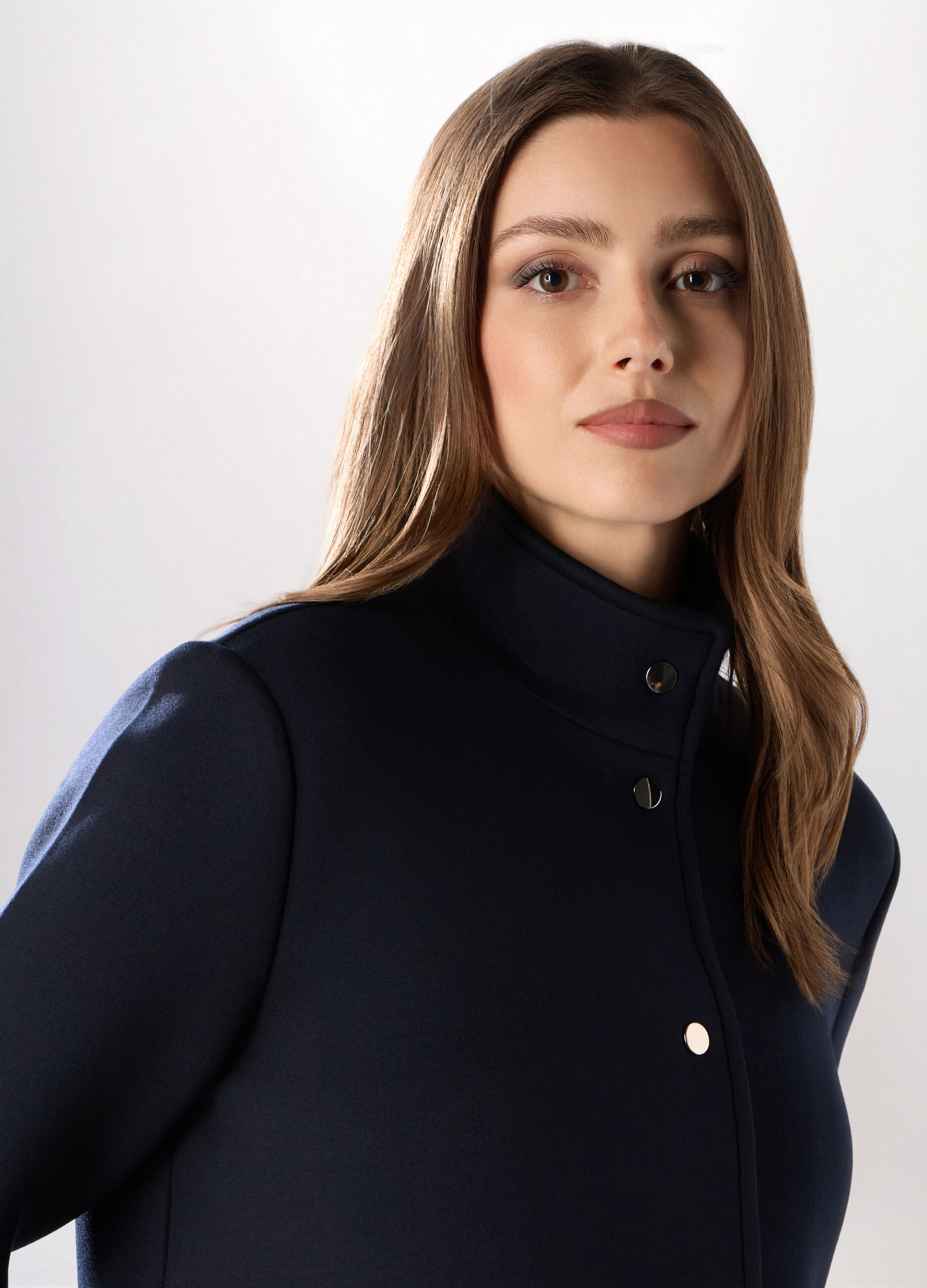 Cappotto corto in scuba a collo alto donna_2