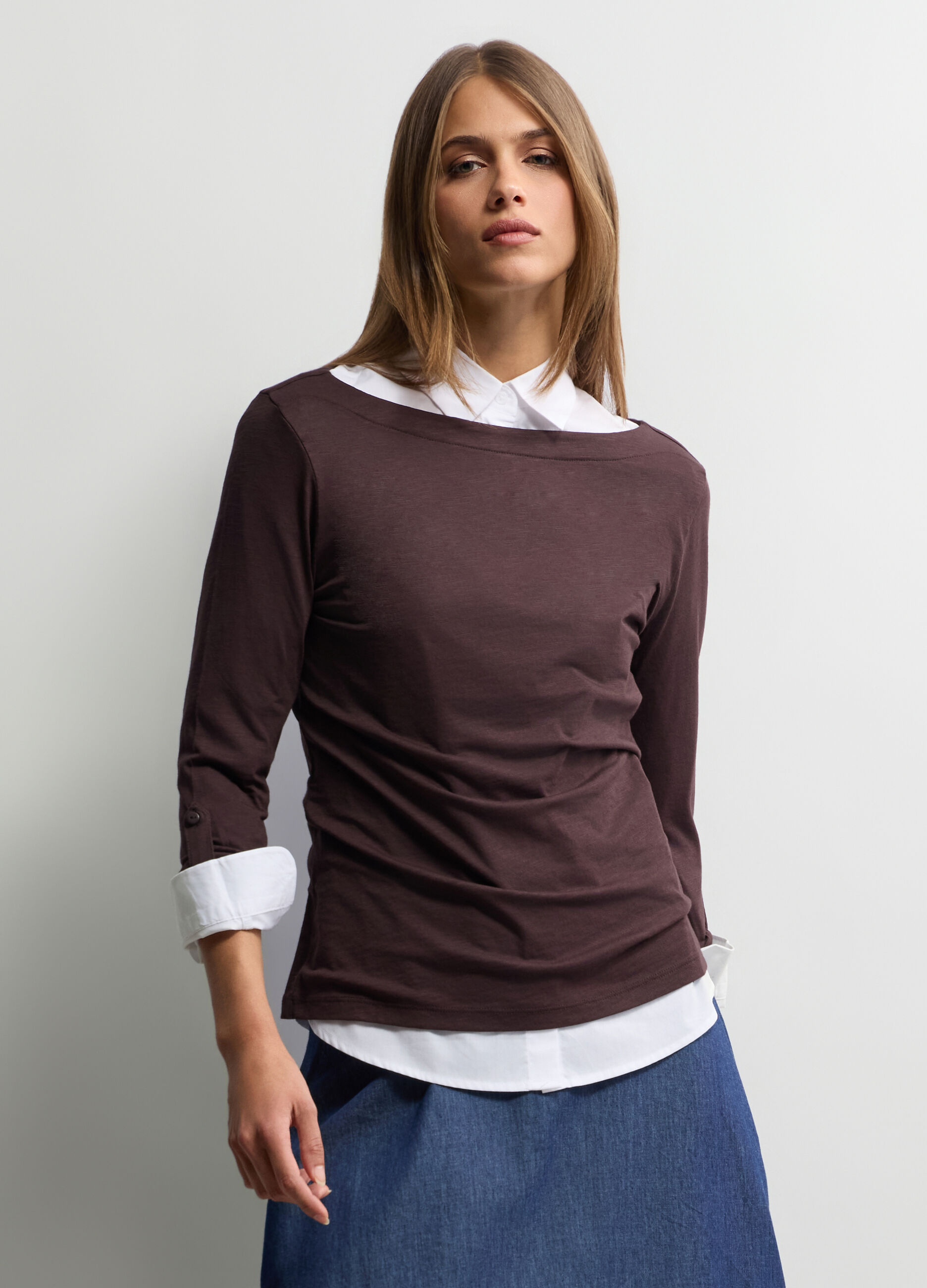 T-shirt con scollo a barchetta donna_0