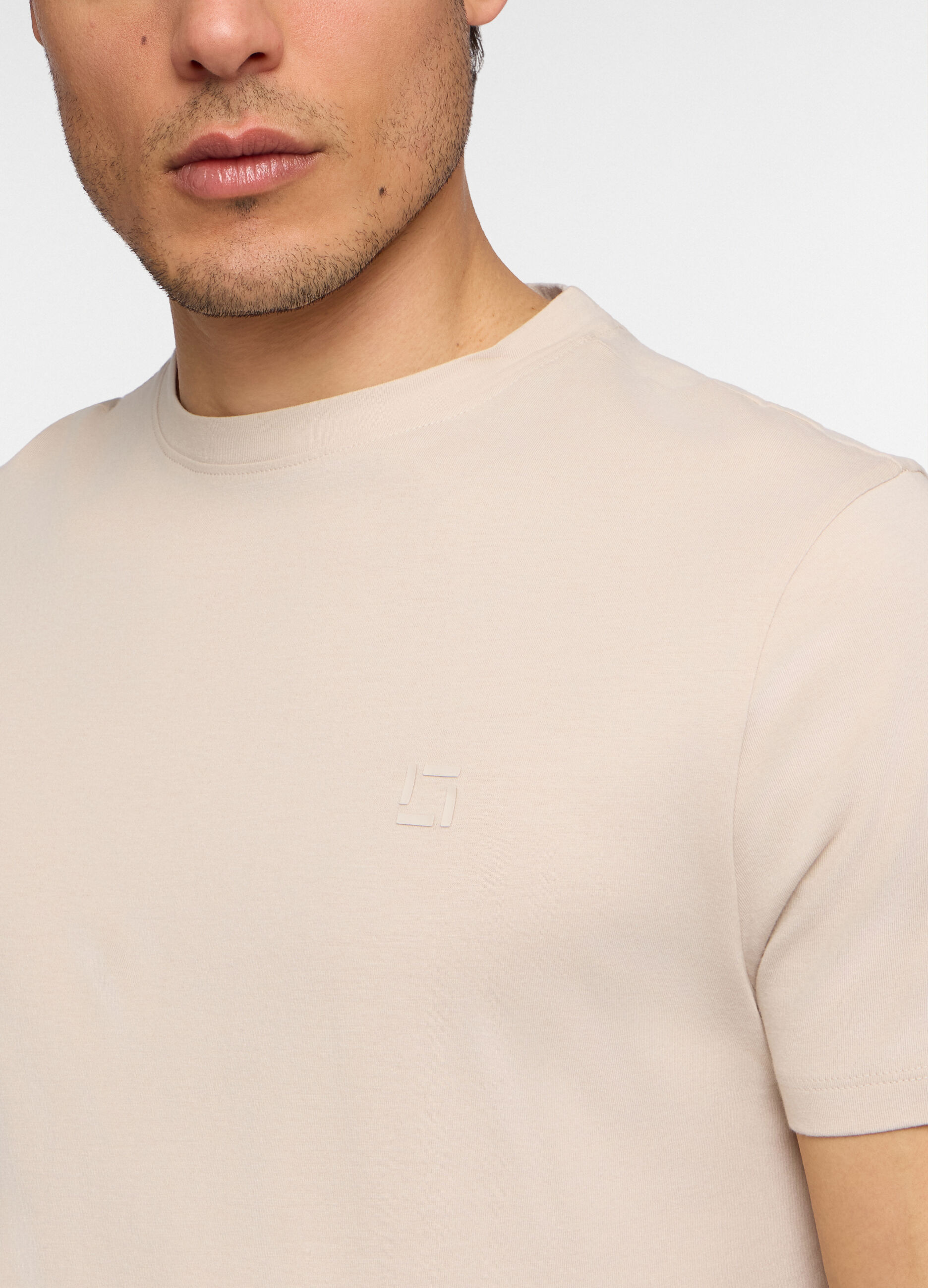 T-shirt girocollo slim fit in cotone uomo_2