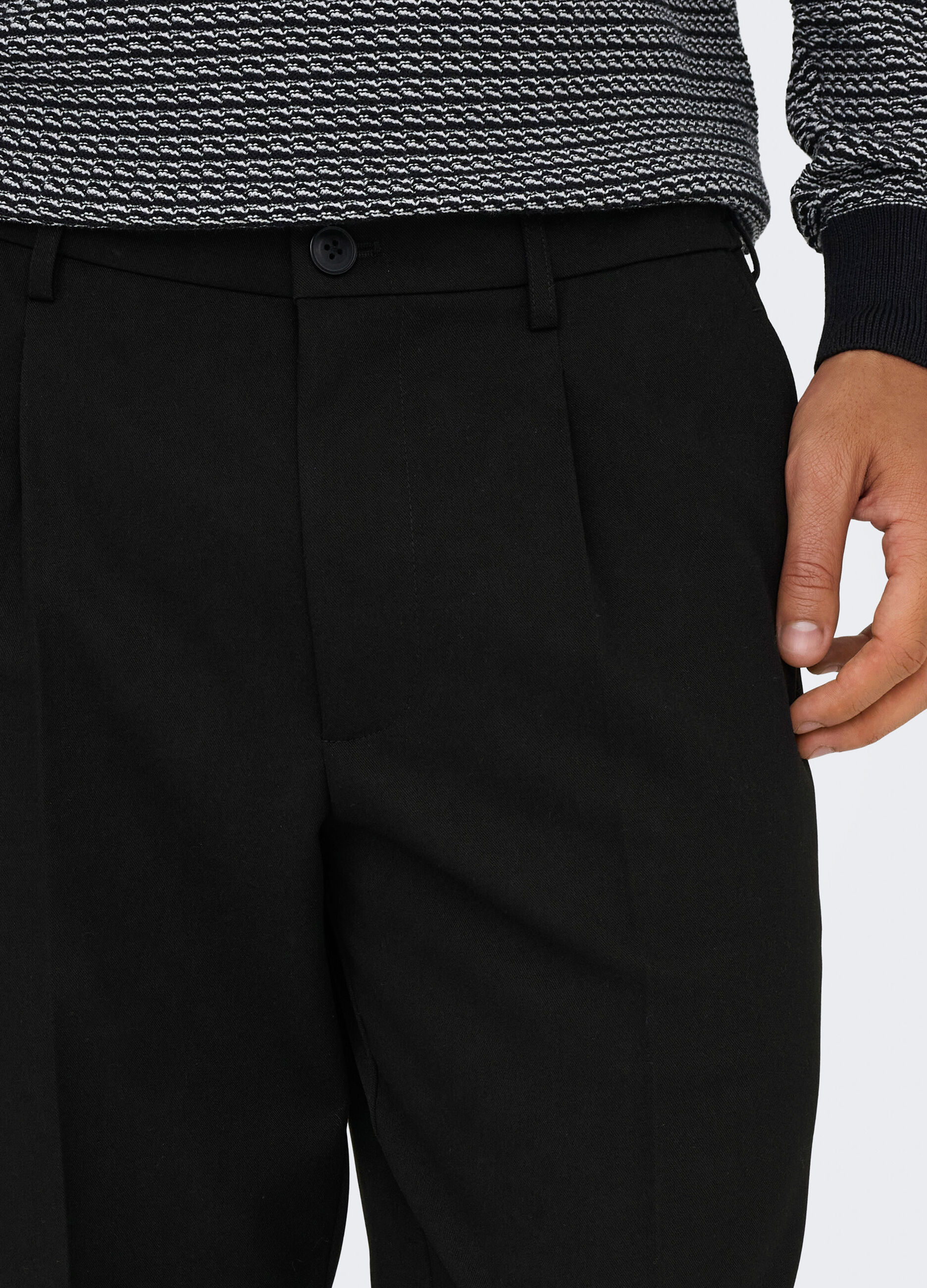 Pantalone straight fit con pince uomo_4