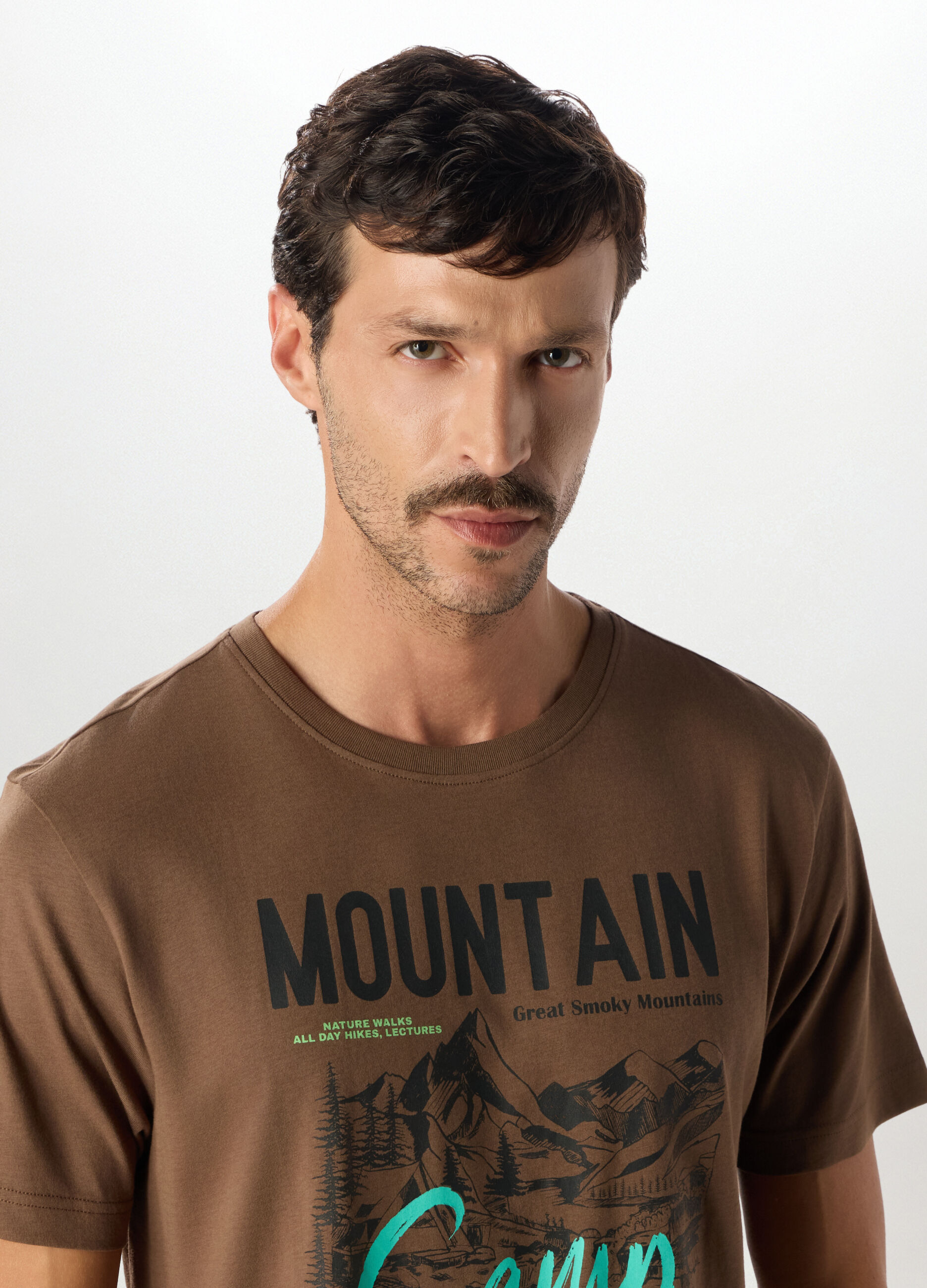 T-shirt girocollo con stampa Mountain Camp in cotone uomo_2