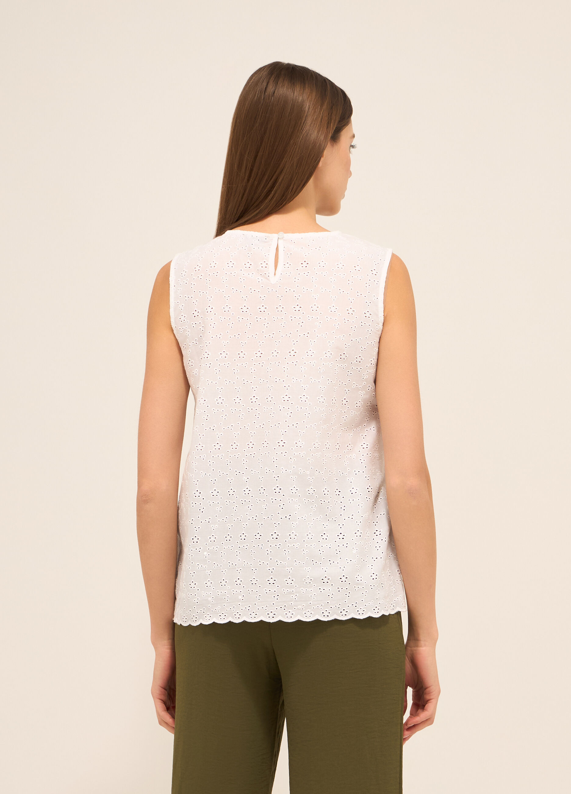 Blusa smanicata in puro cotone con ricamo donna_1