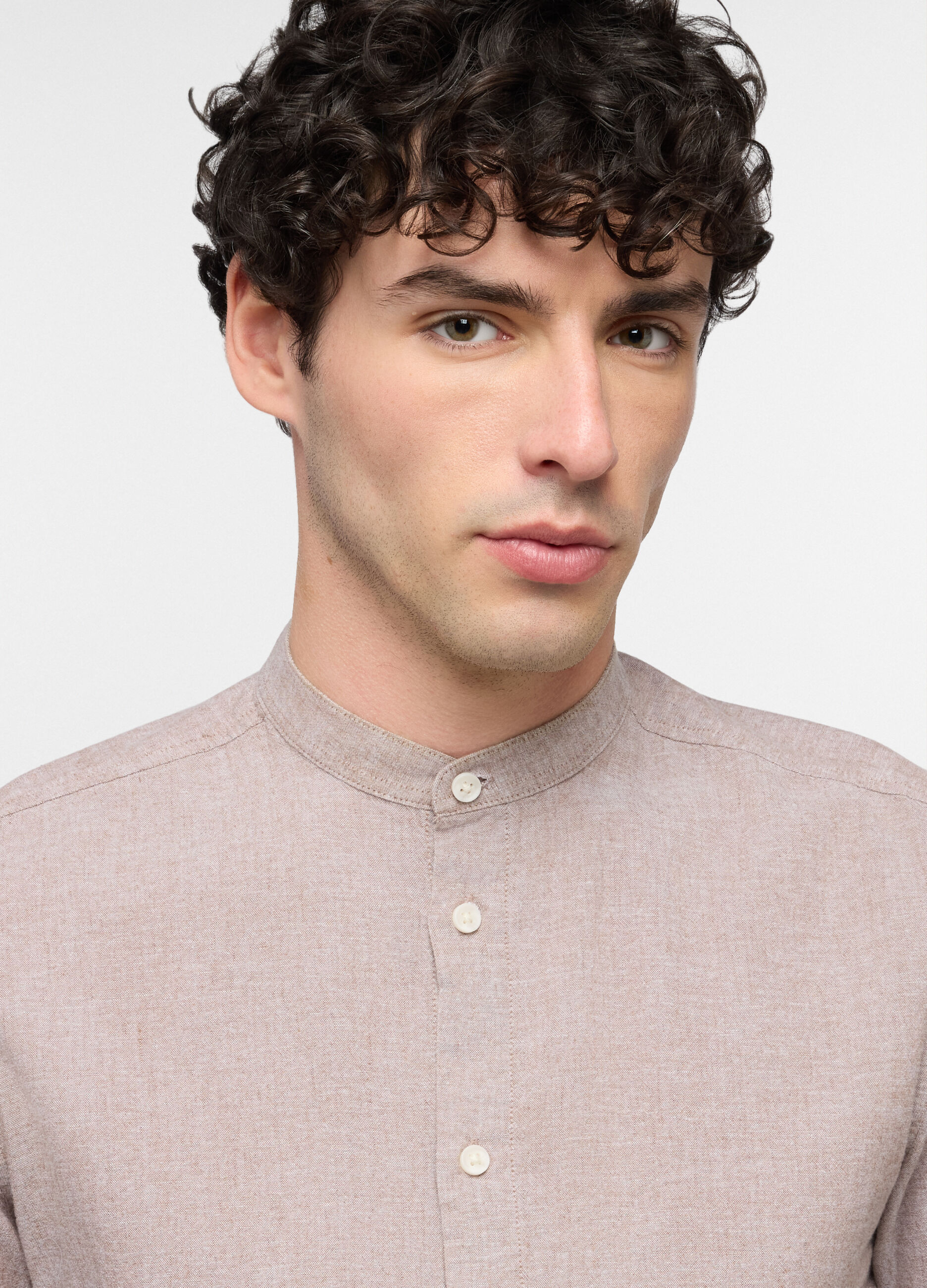 Camicia regular fit con collo coreano in cotone e lino uomo_2