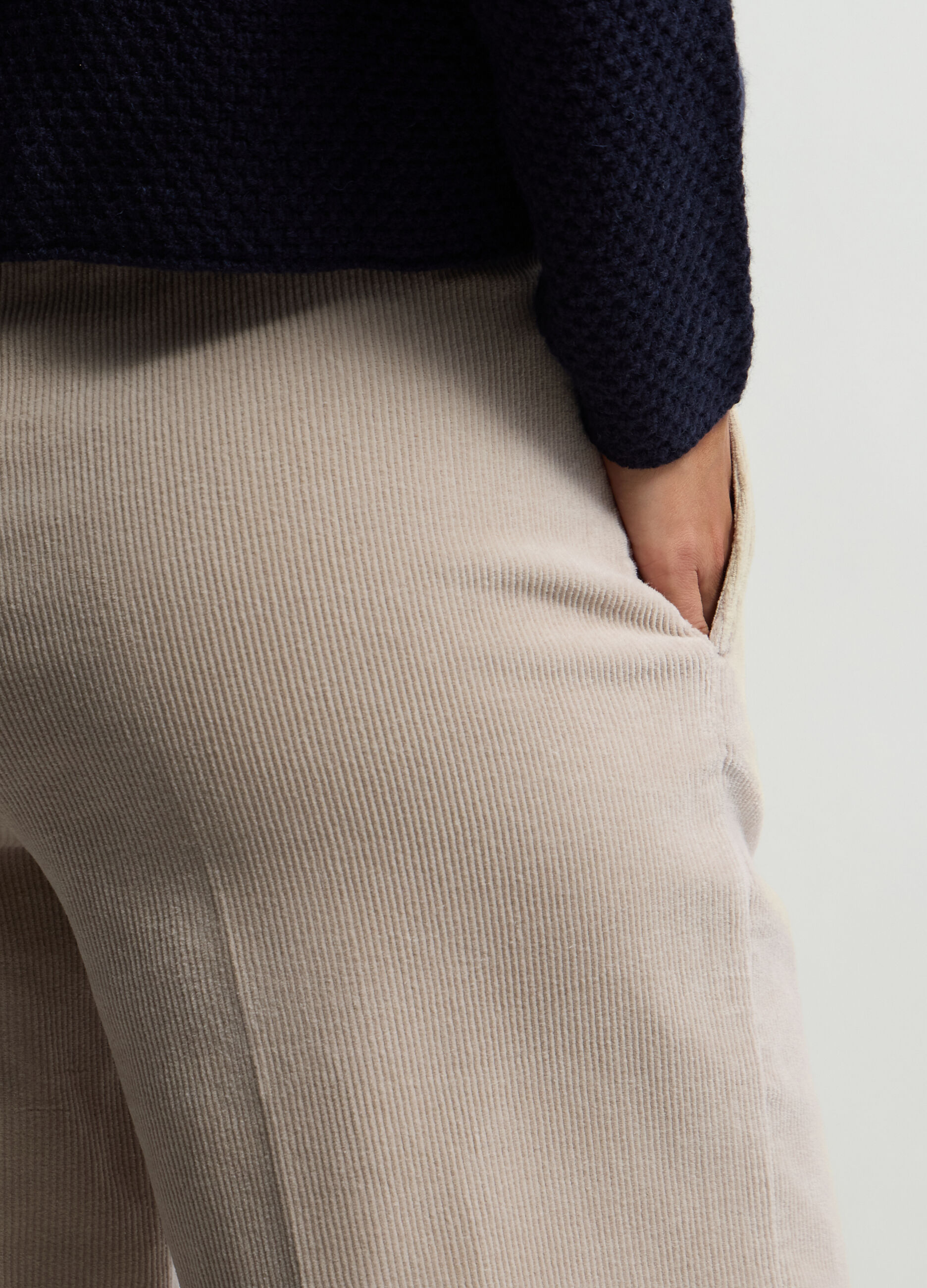 Pantaloni Straight Fit in costina di velluto stretch donna_3