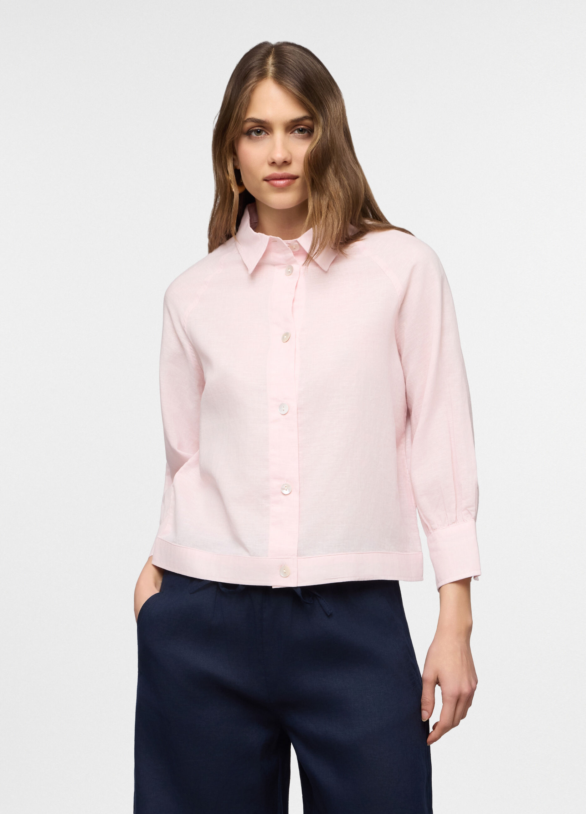 Camicia fit regular con collo alla francese misto lino donna_0