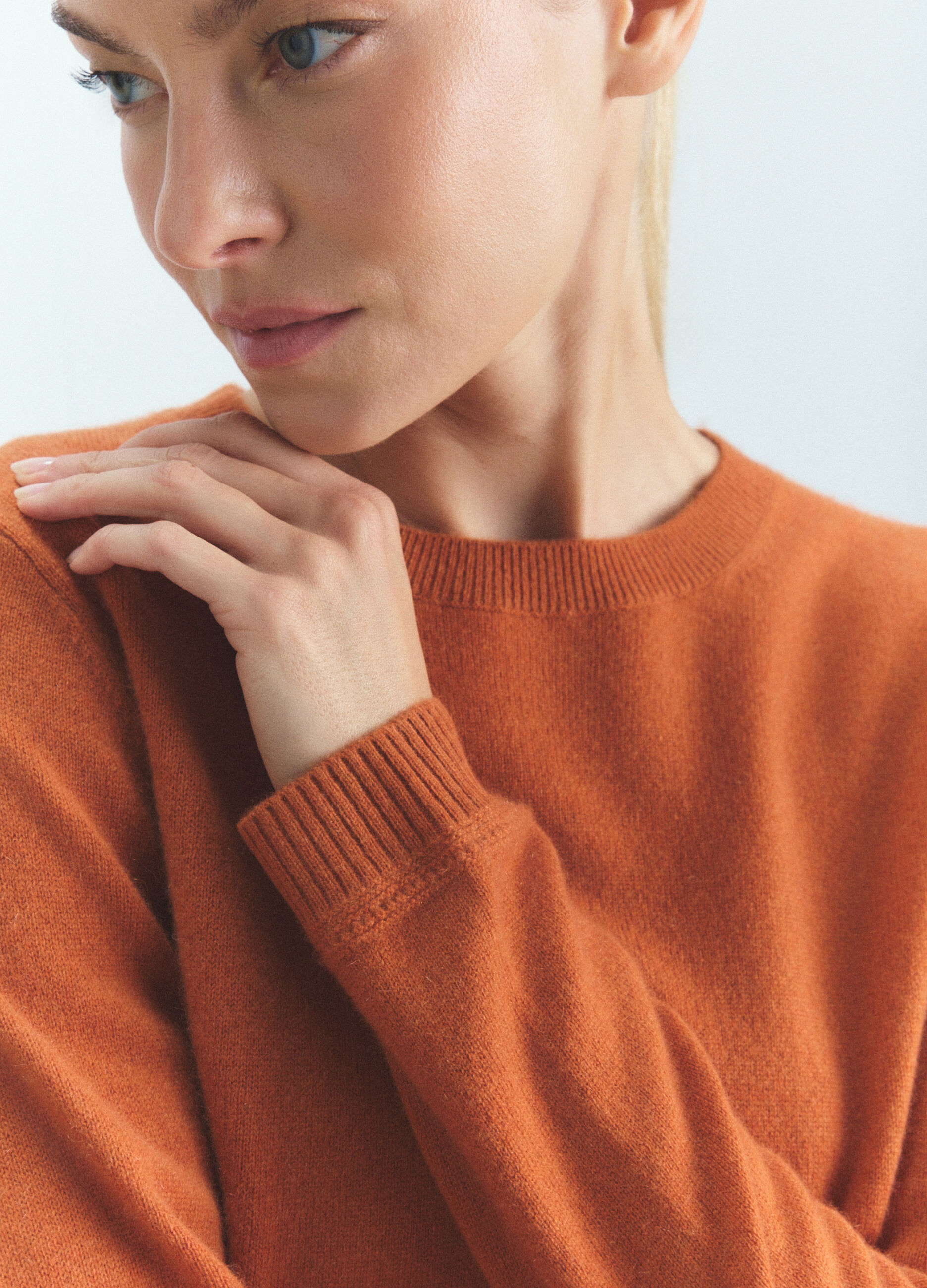 Pullover girocollo in puro cashmere donna_4