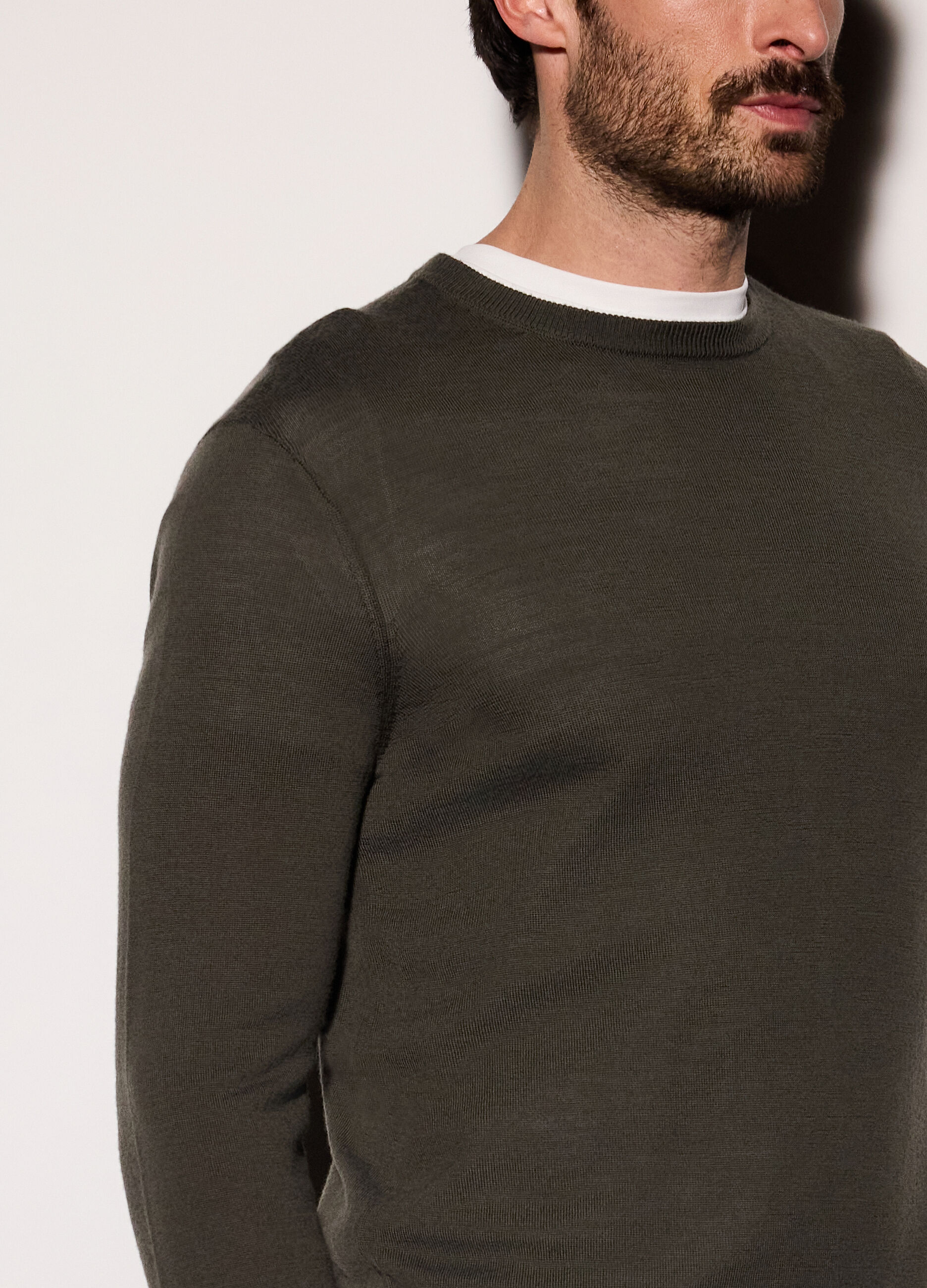 Maglione girocollo in lana merino uomo_2