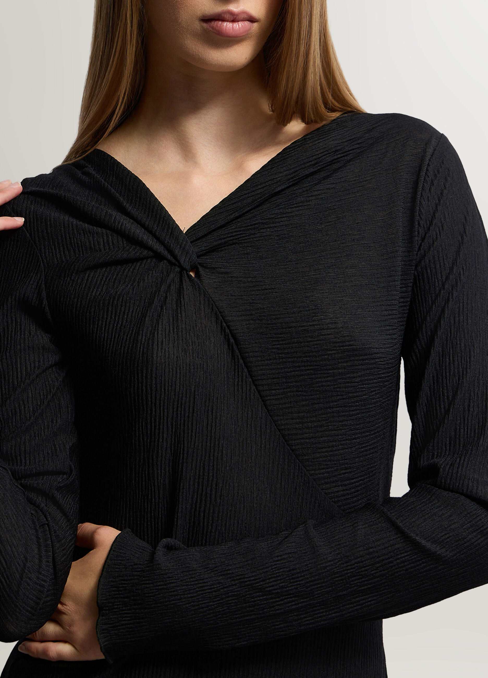 T-shirt Fit Slim con scollo a V donna_2