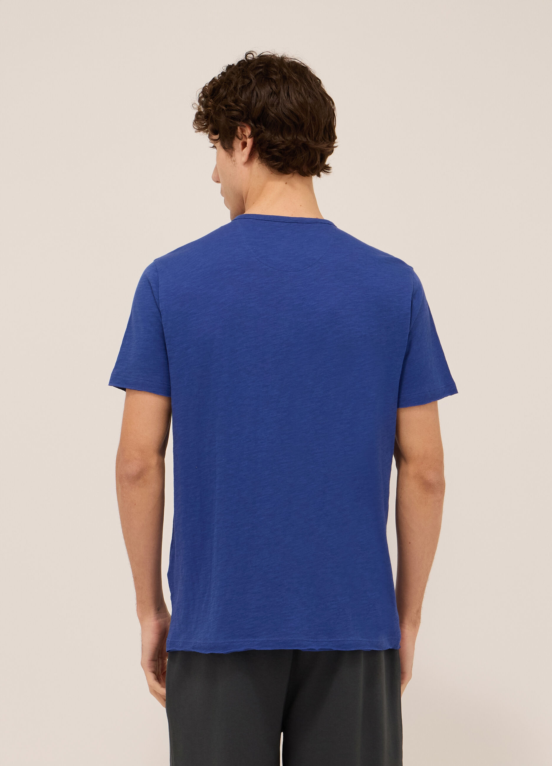 T-Shirt a collo serafino in jersey di cotone uomo_1