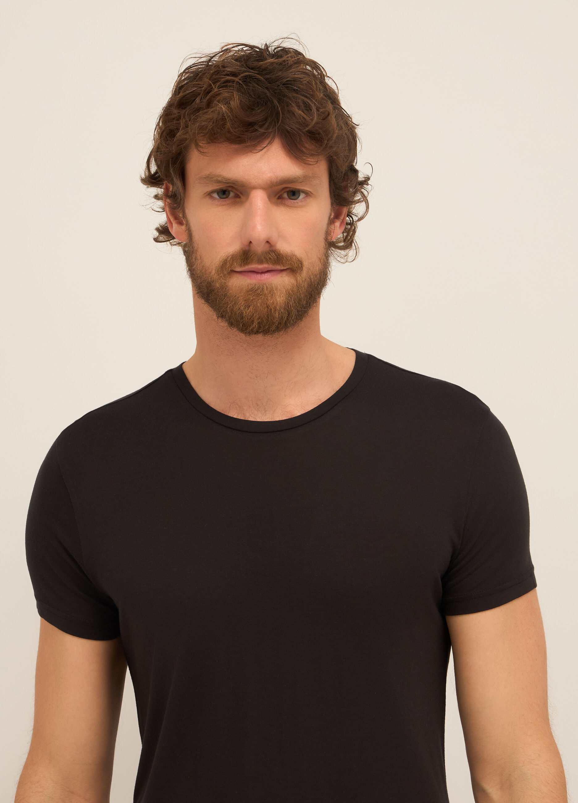 T-shirt girocollo in modal uomo_2