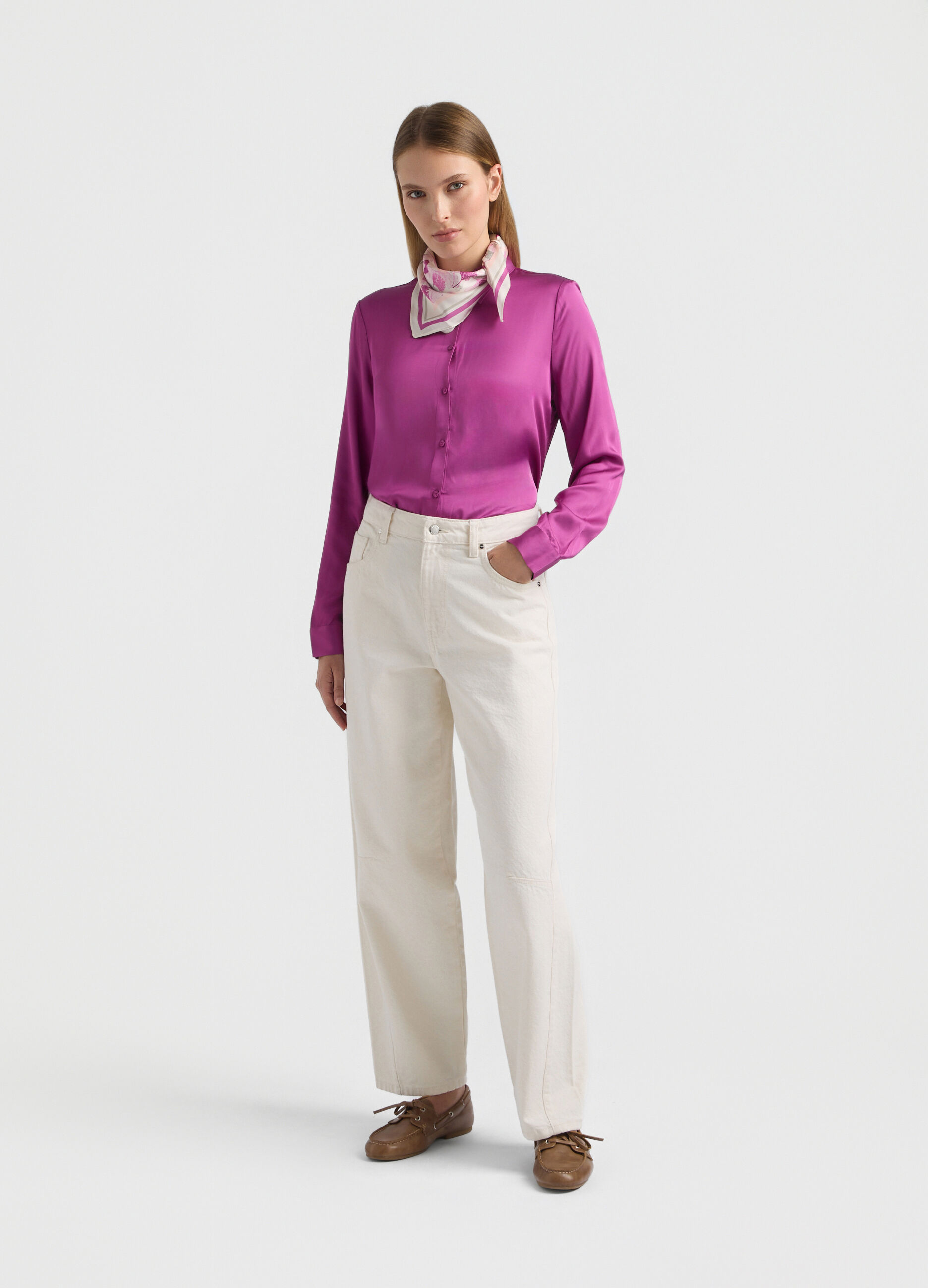 Camicia Fit Regular con colletto alla francese in raso di pura viscosa donna_0