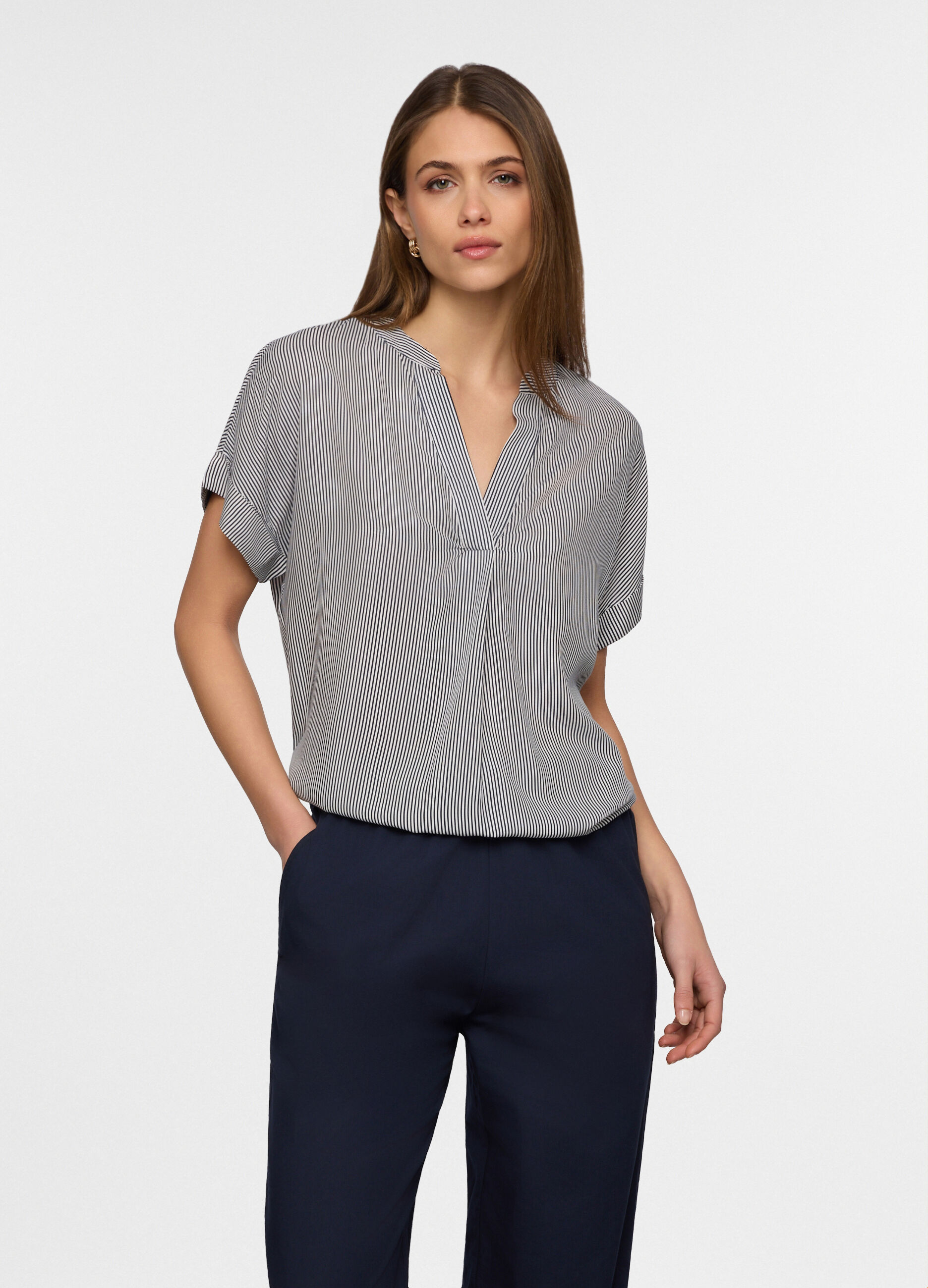 Blusa regular fit con scollo a V donna_0