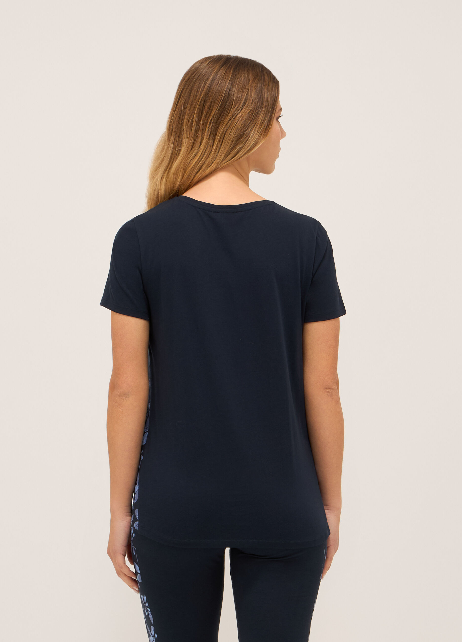 T-shirt fitness in jersey di puro cotone donna_1