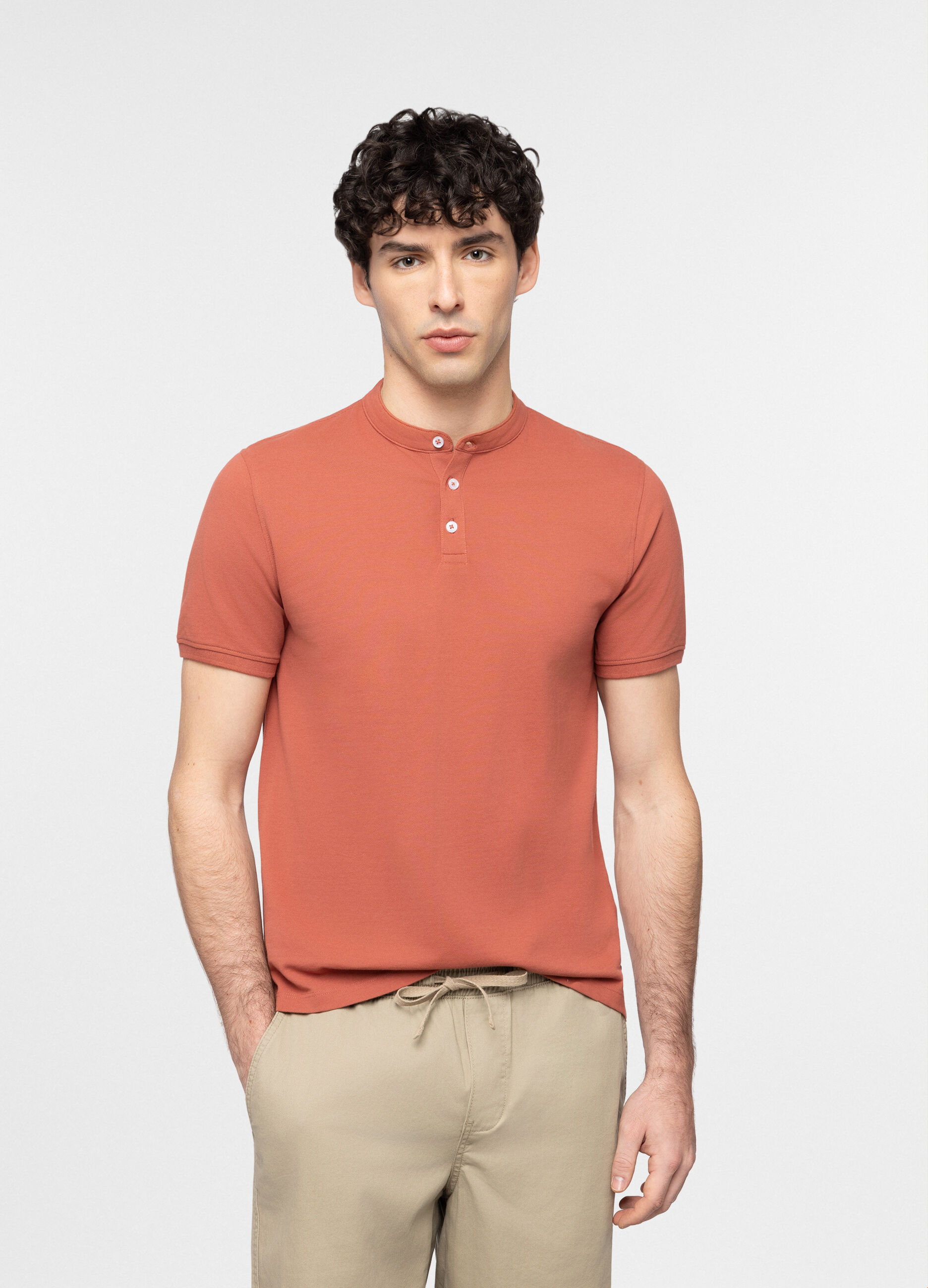 Polo a maniche corte con collo coreano uomo_0