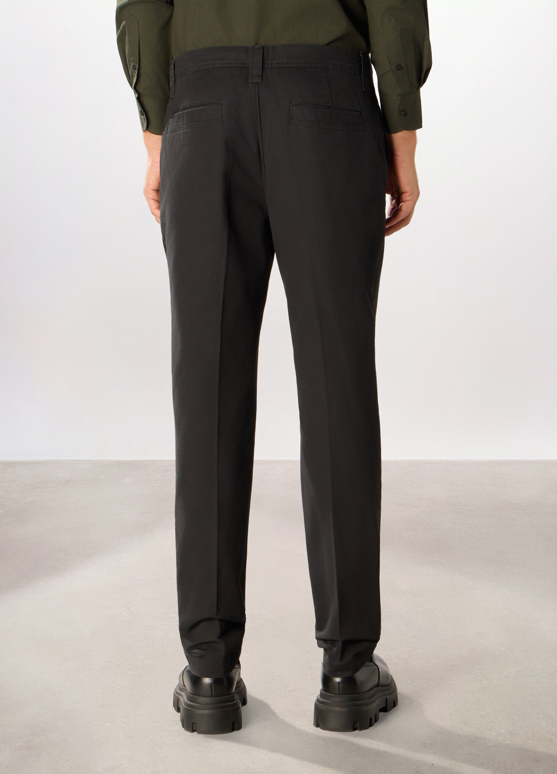 Pantaloni chino in twill di cotone uomo_1