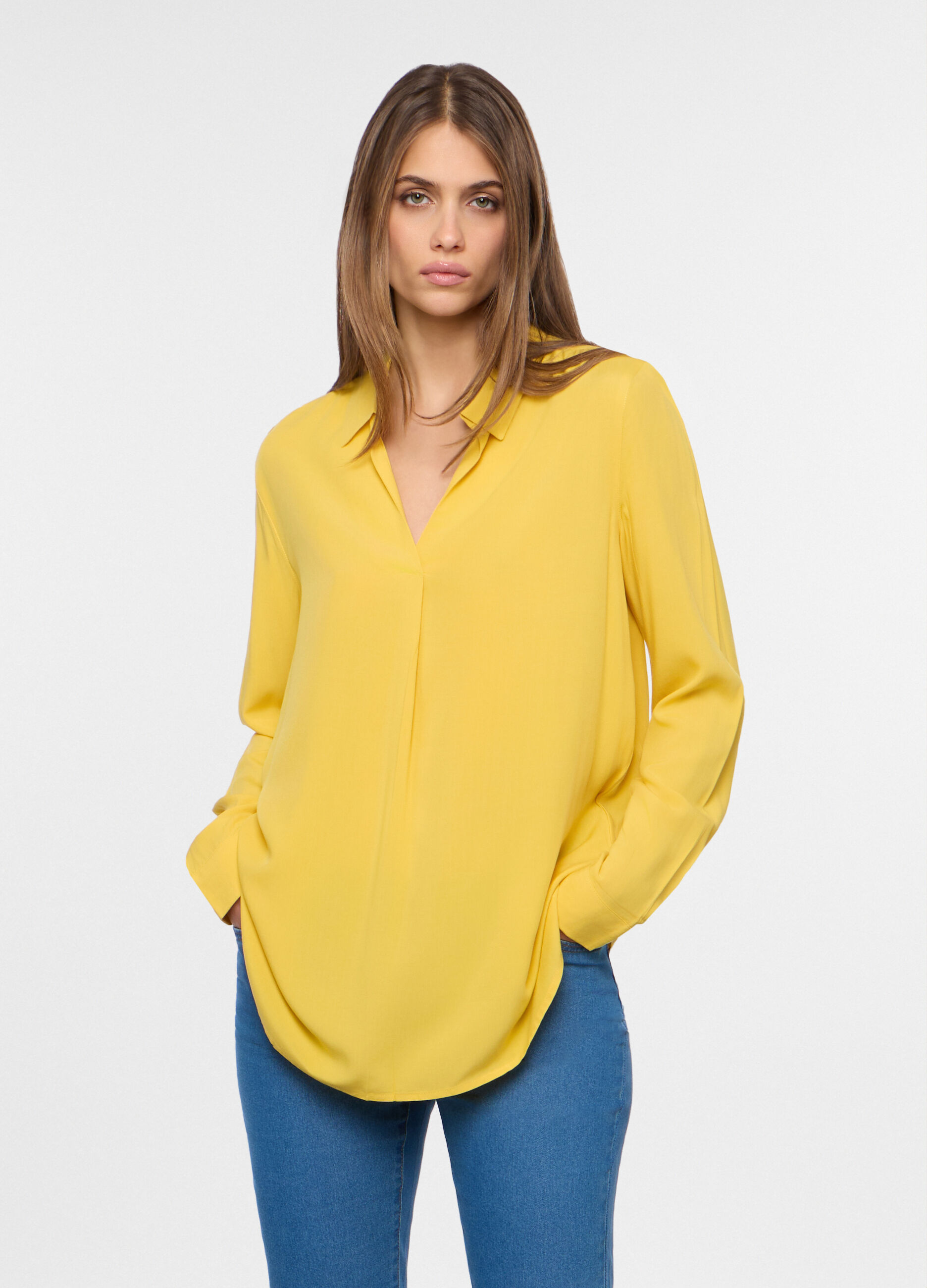 Blusa regular fit in pura viscosa con scollo a V donna_0