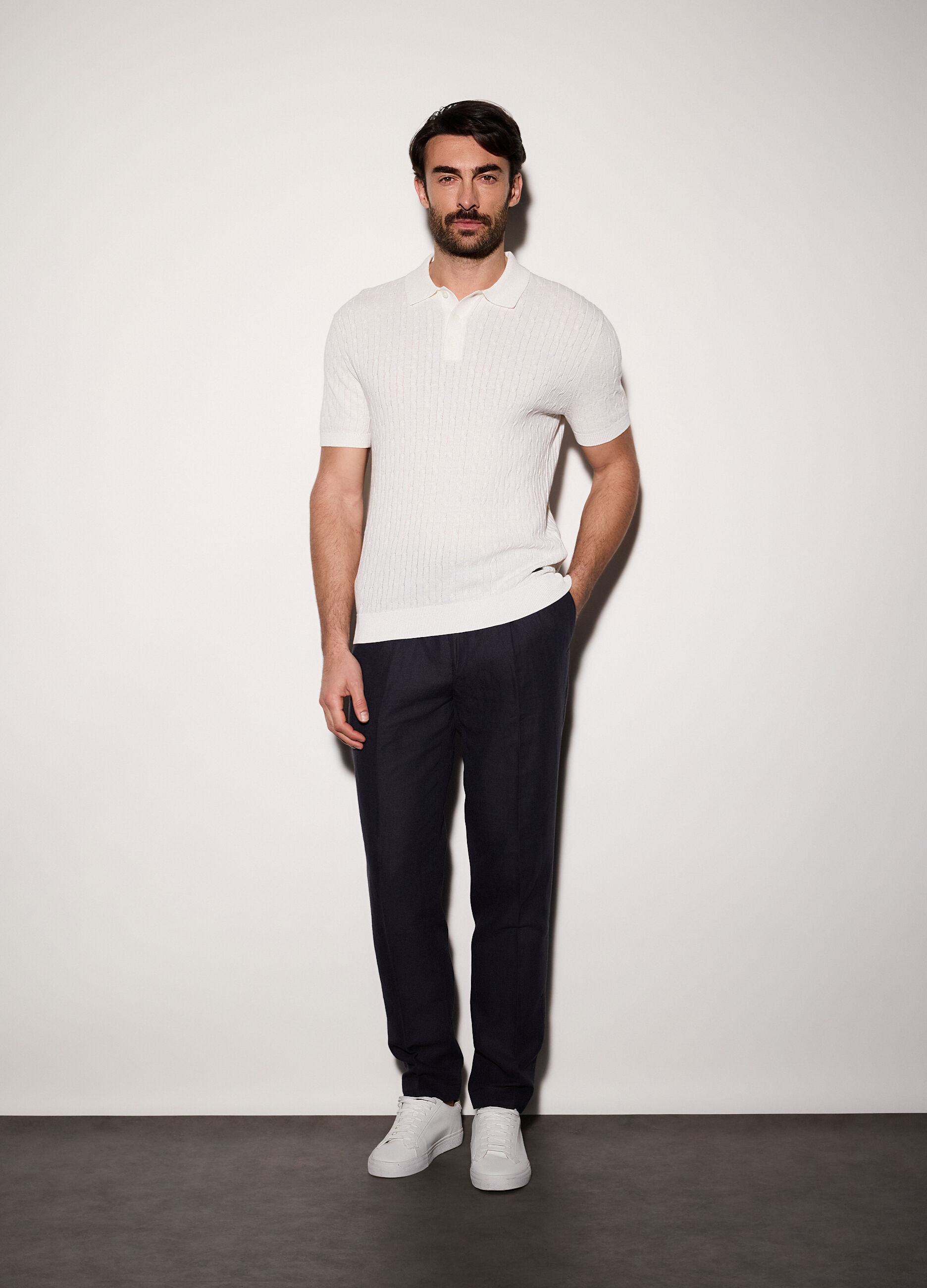 Pantalone con pince e coulisse in cotone e lino uomo_0