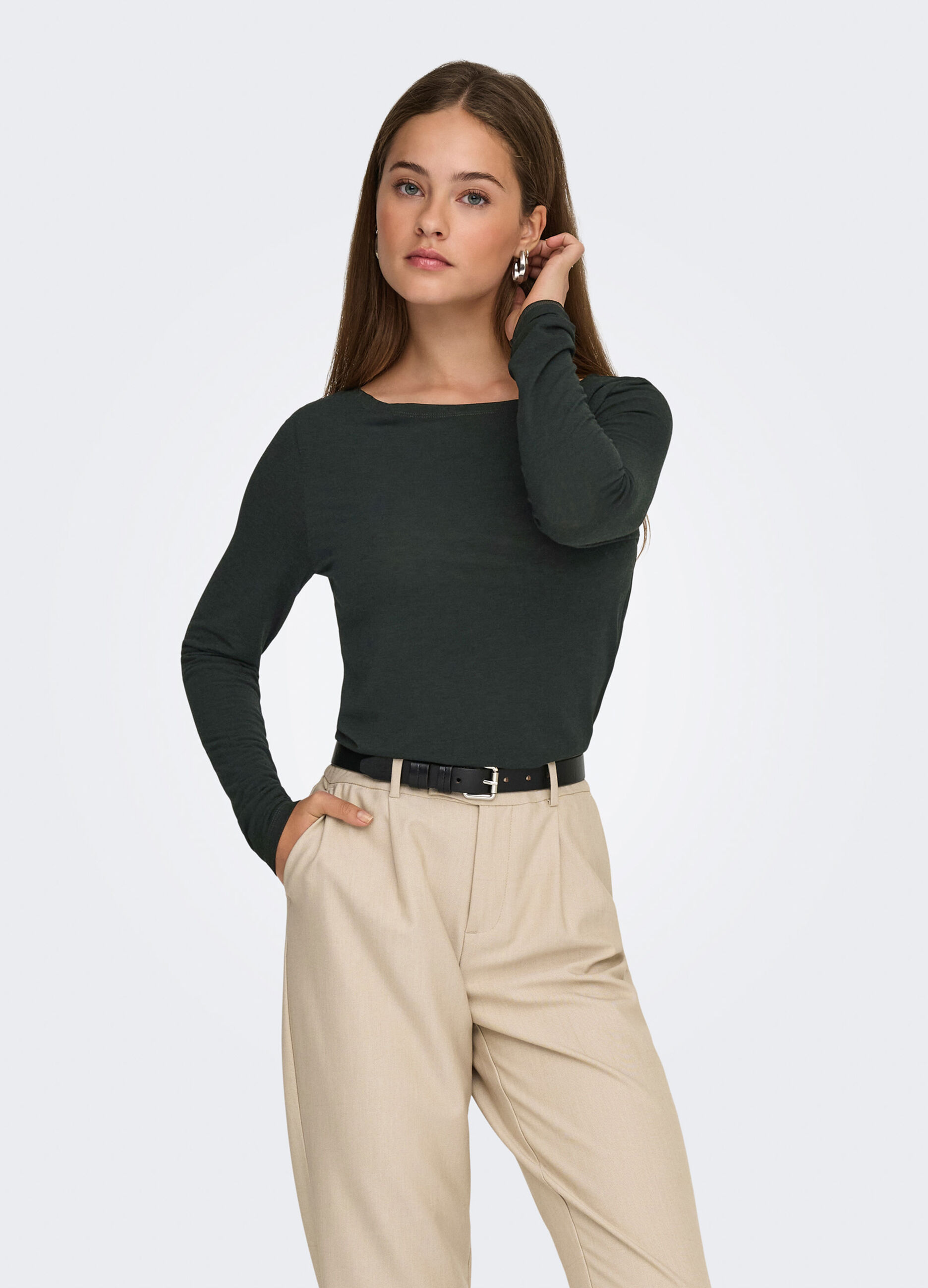 T-shirt con scollo a barchetta donna_0