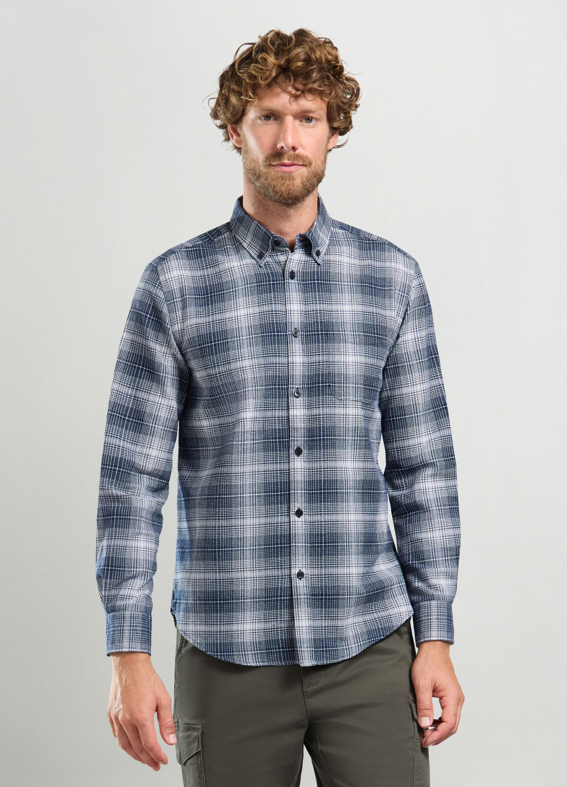 Camicia regular fit con colletto button-down in flanella uomo_0