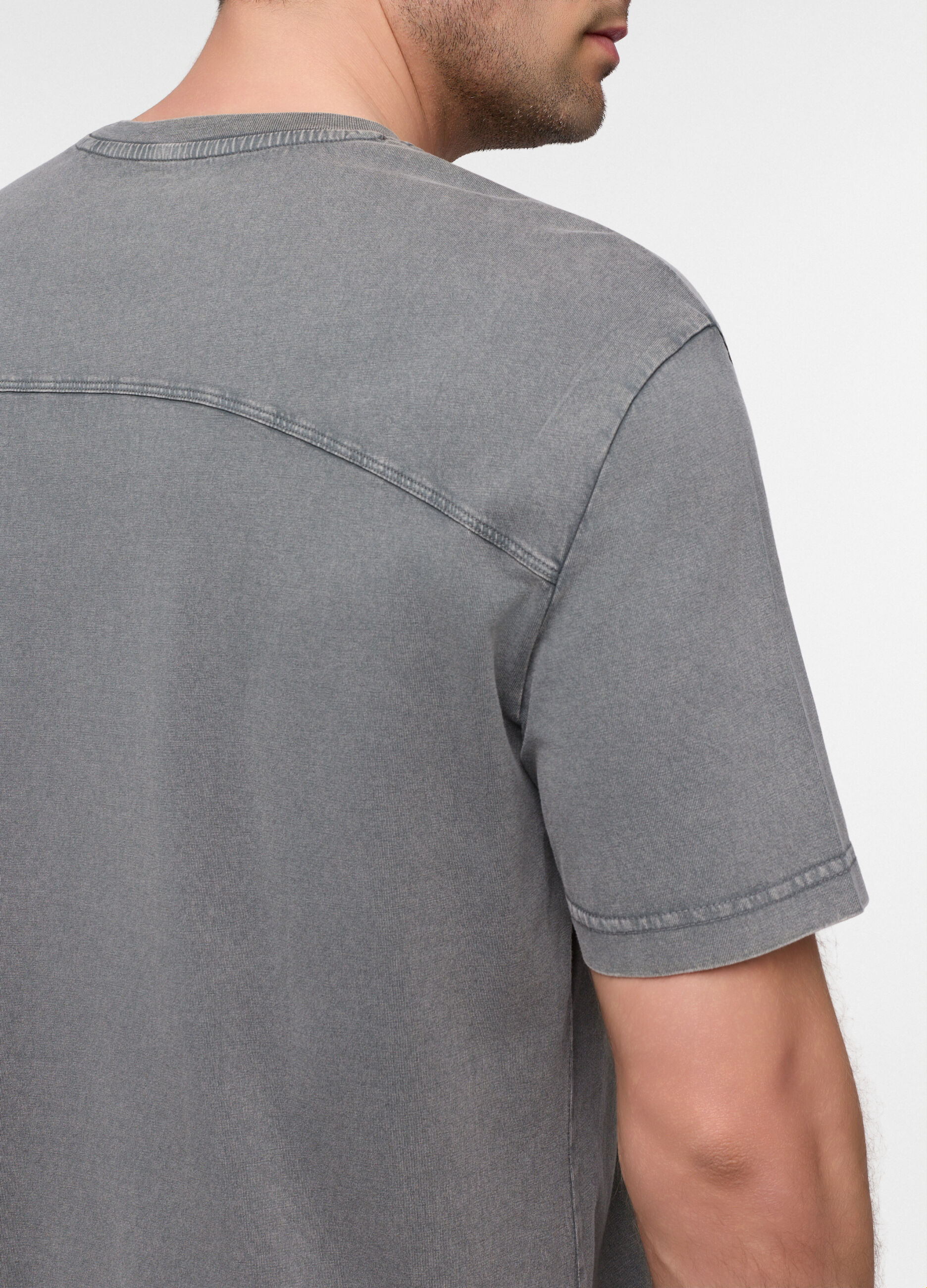 T-shirt relaxed fit in cotone uomo_2