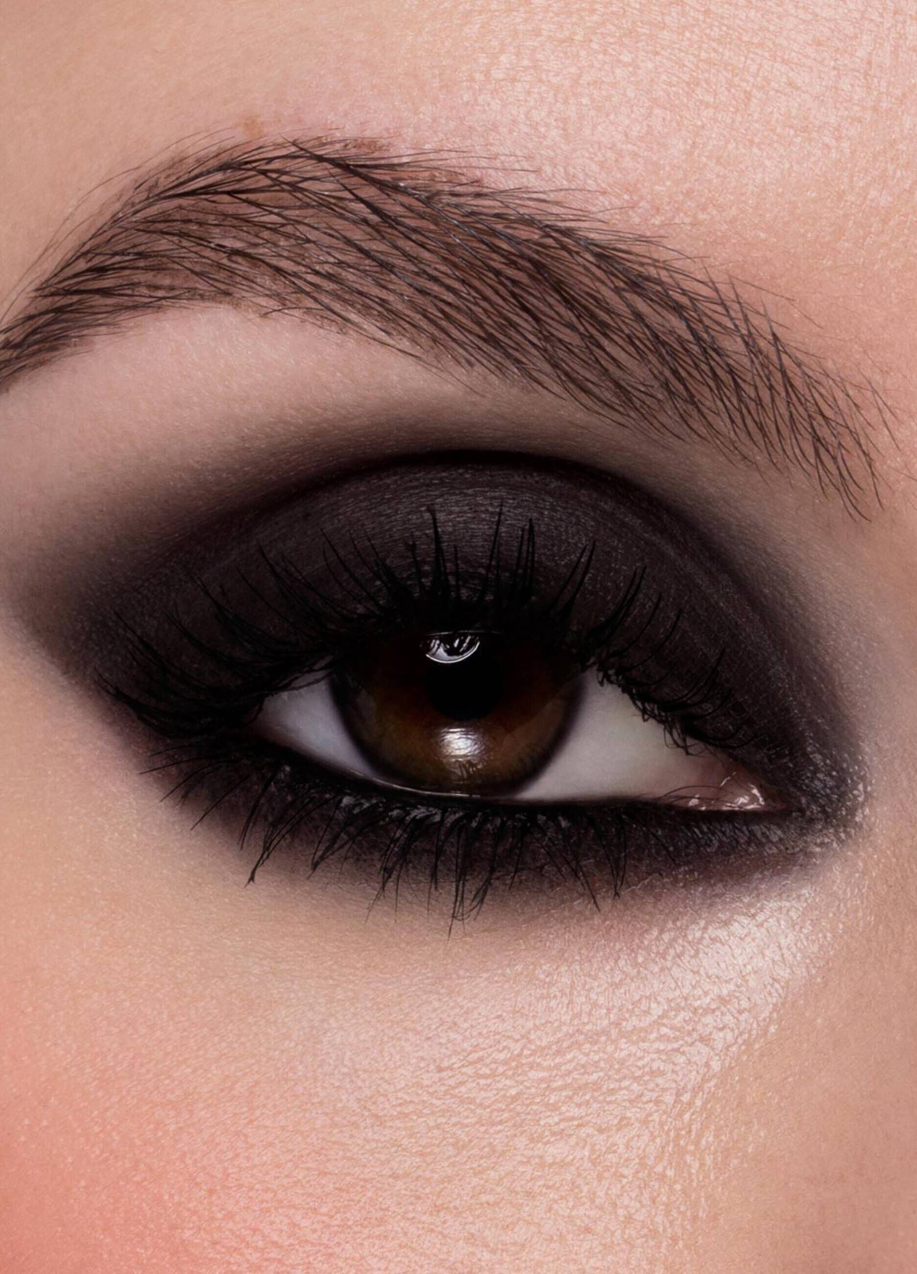 Deep Black Smoky - Astra Make-Up_2