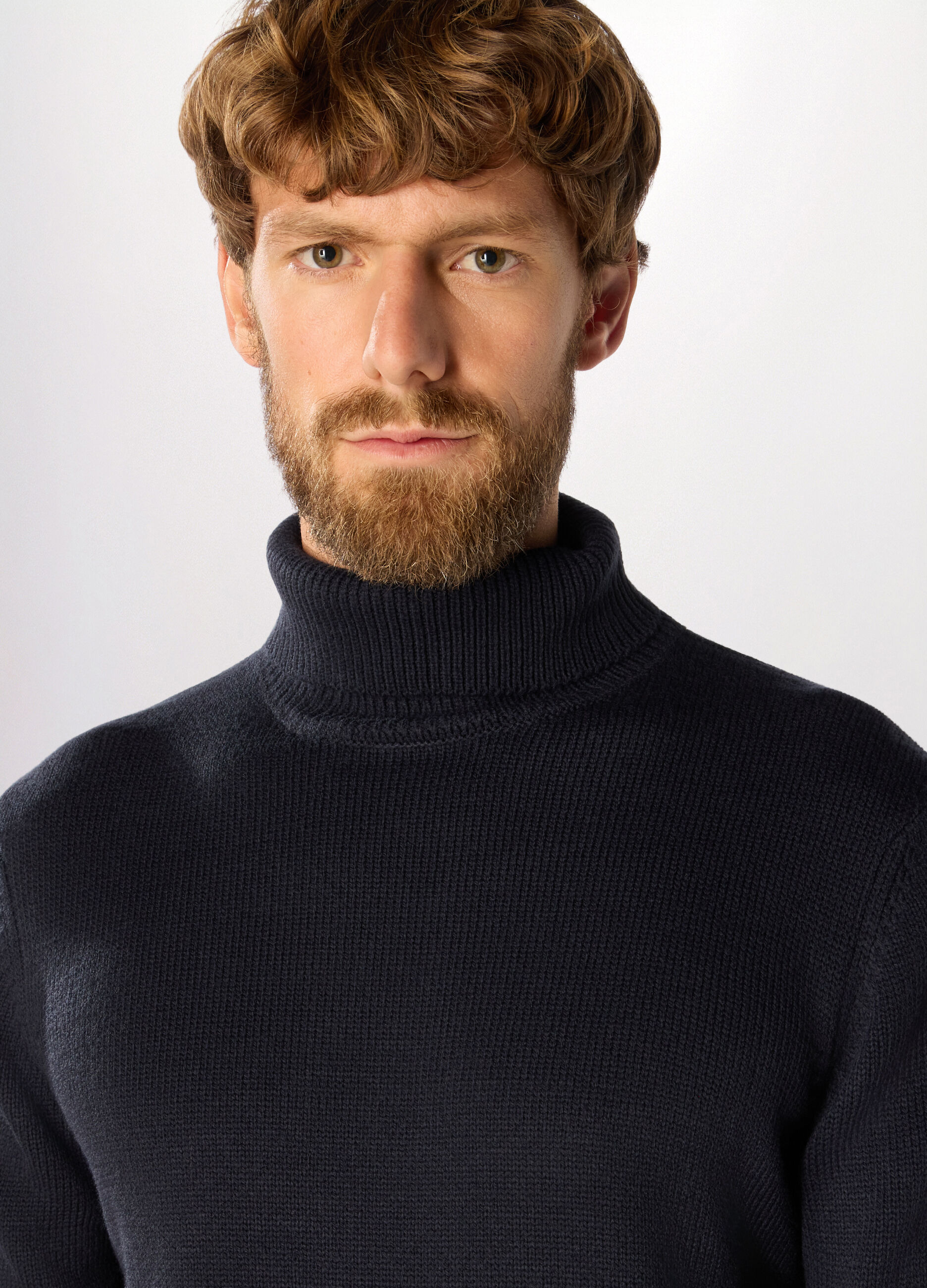 Maglione collo alto in maglia rasata uomo_2