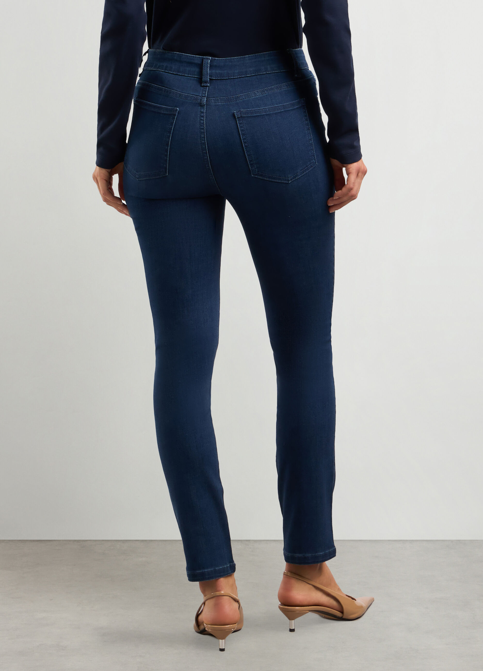 Pantaloni in denim di misto cotone stretch donna_1