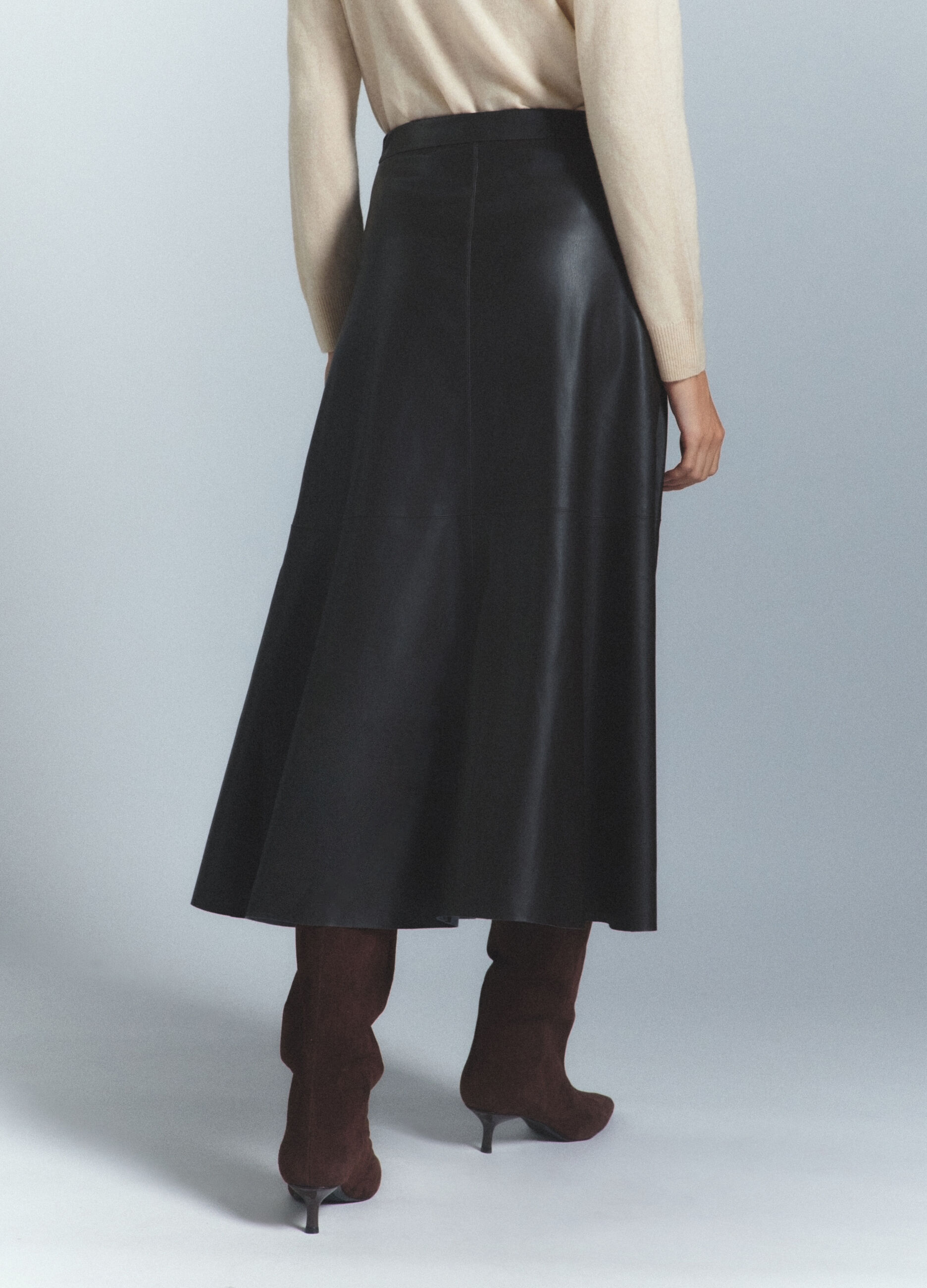 Gonna svasata in eco pelle donna_4