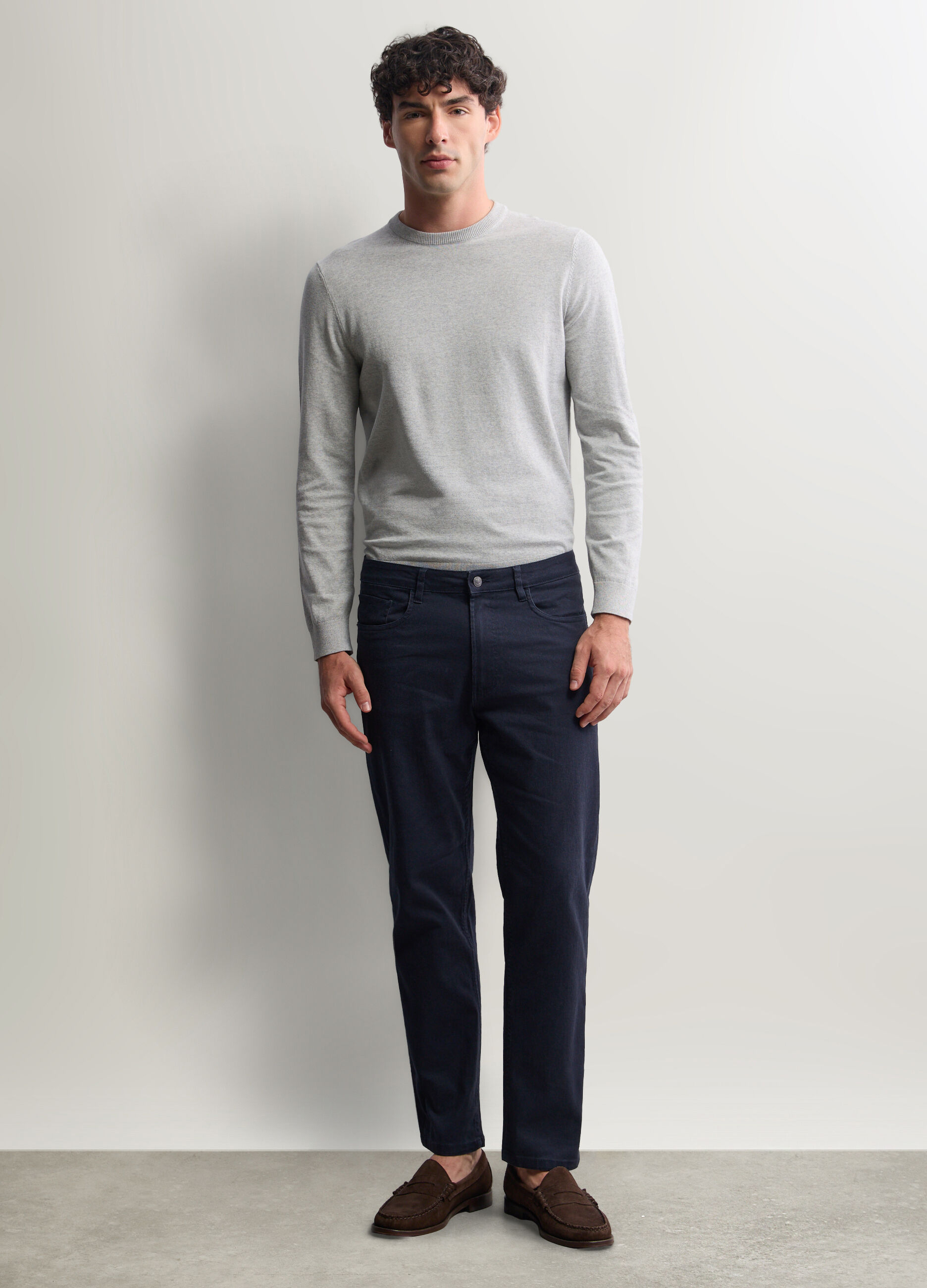 Jeans regular fit in twill di cotone stretch uomo_0