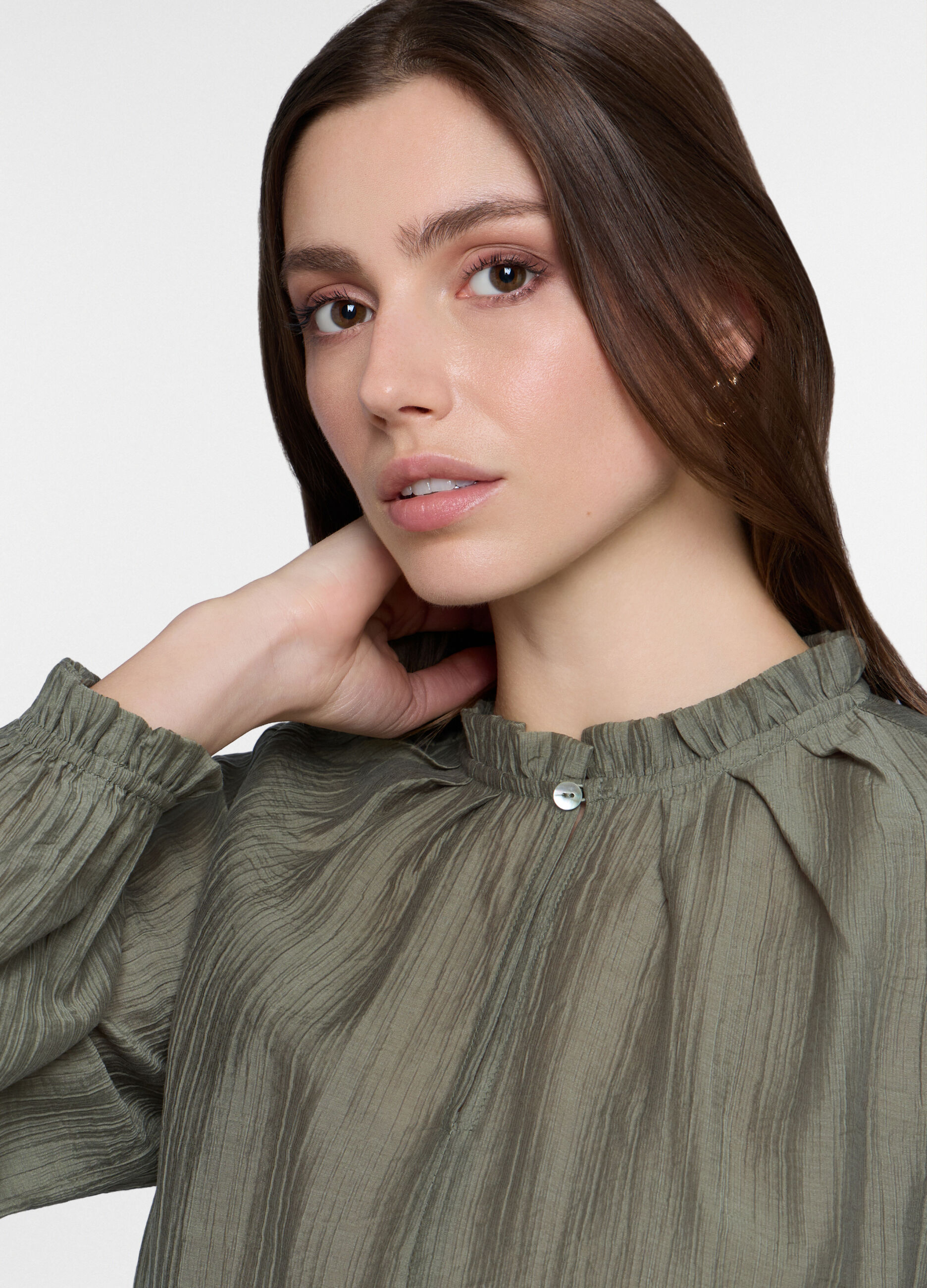 Blusa crepe regular fit con scollo a goccia donna_2