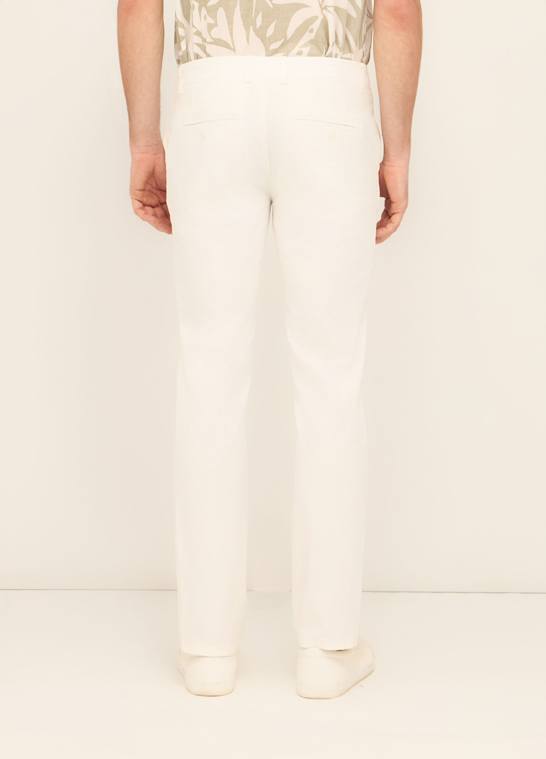 Pantaloni chino in cotone stretch uomo_1