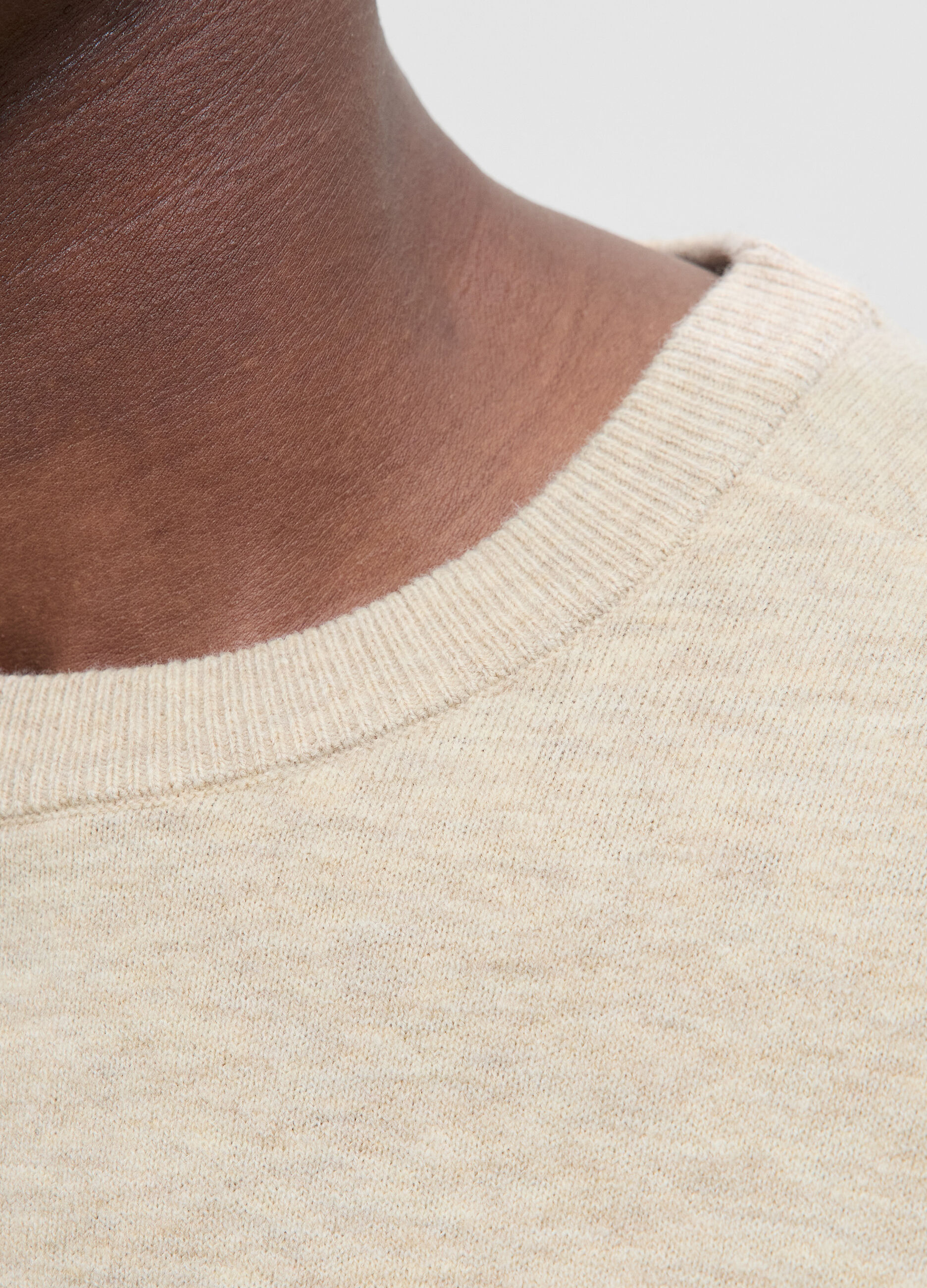 Maglione girocollo a maglia rasata uomo_4