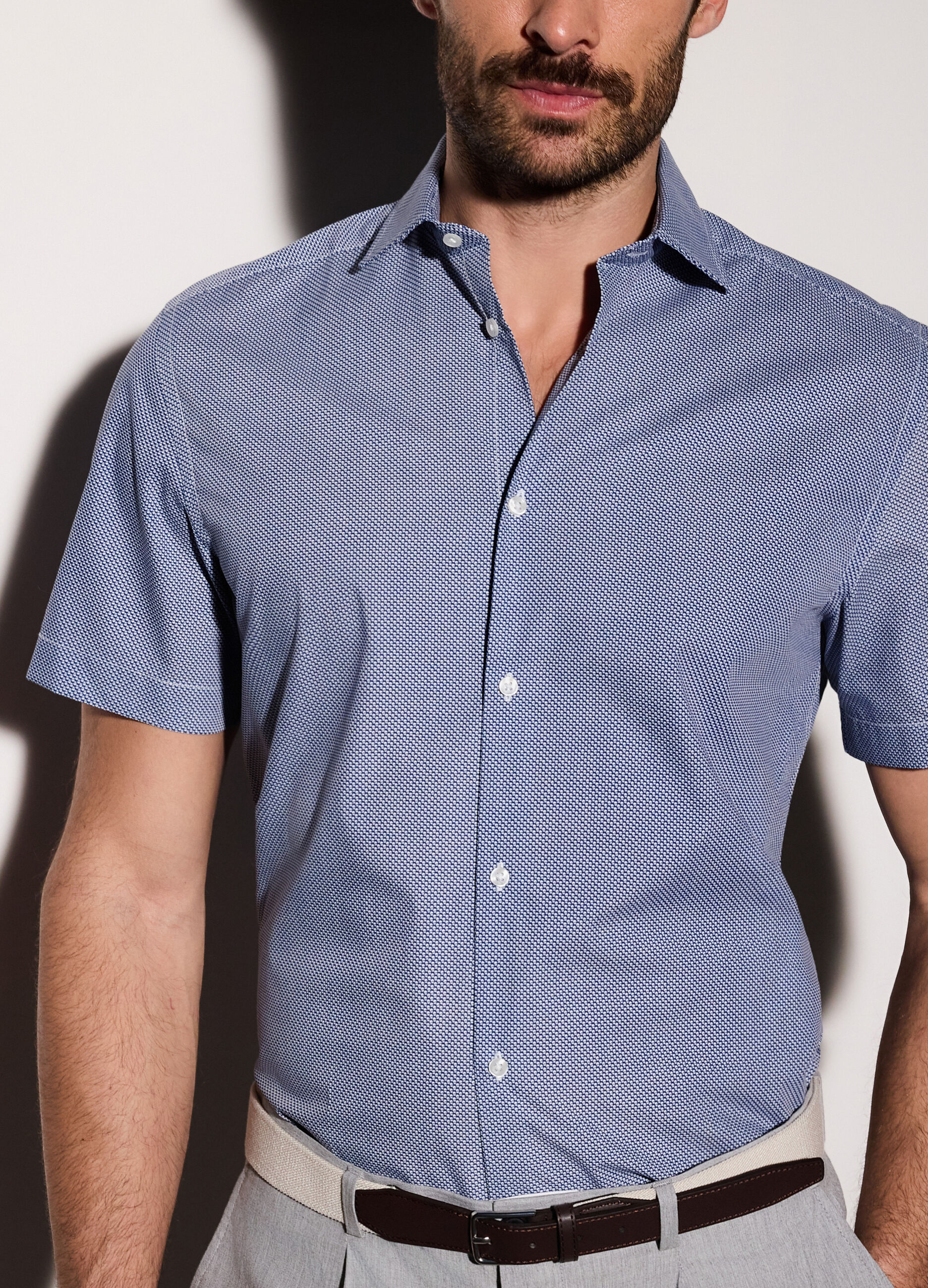 Camicia a maniche corte con micromotivo uomo_2