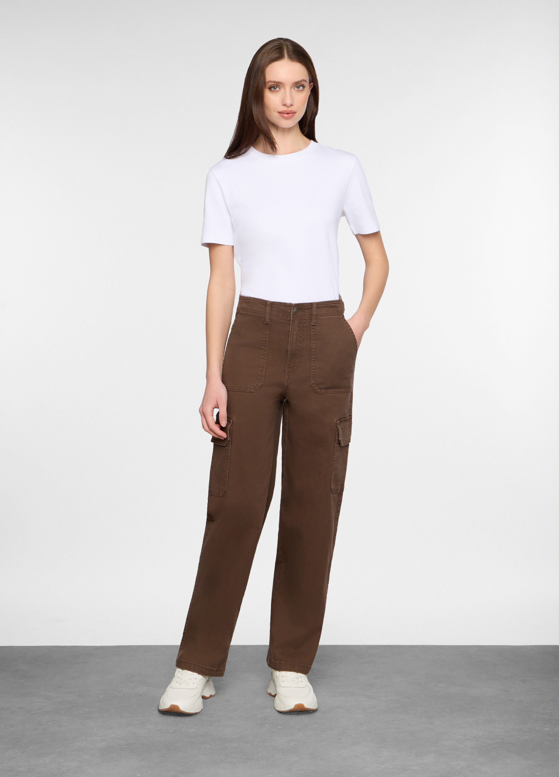 Pantaloni fit Cargo in cotone trattato donna_0