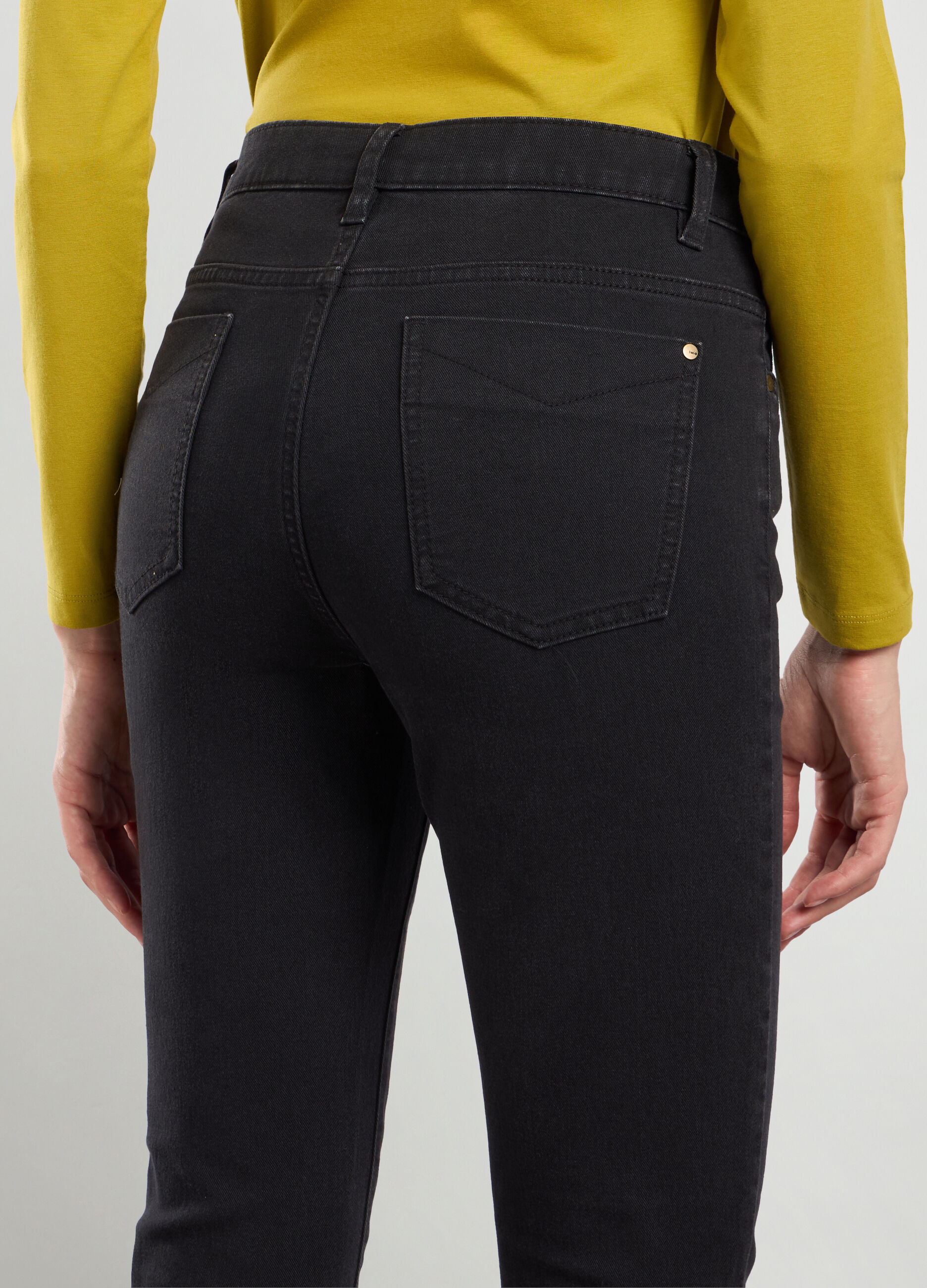 Pantaloni in denim stretch donna_2