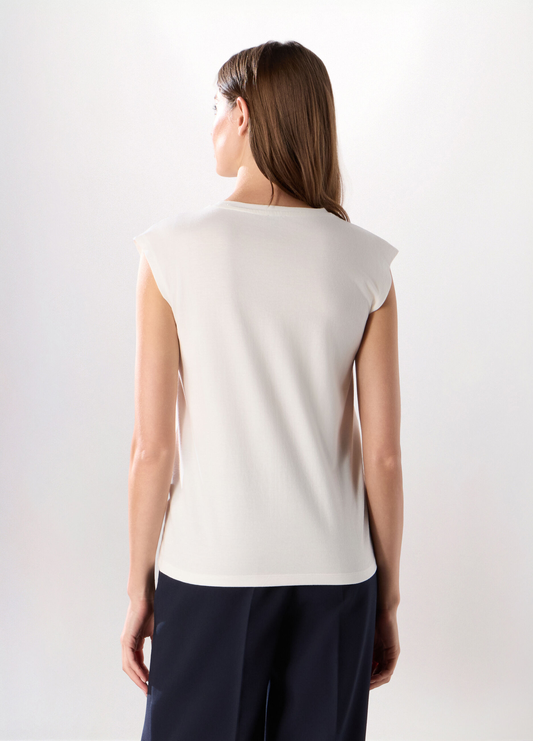 T-shirt smanicata in jersey di puro cotone donna_1