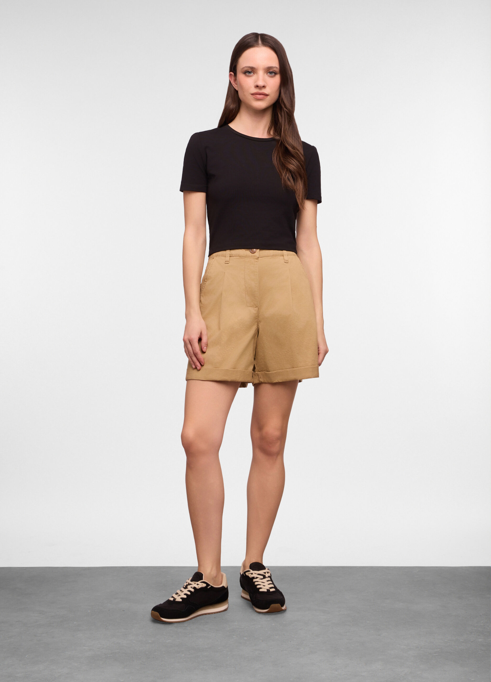 Bermuda Fit Regular con fondo risvoltato cotone stretch trattato donna_0