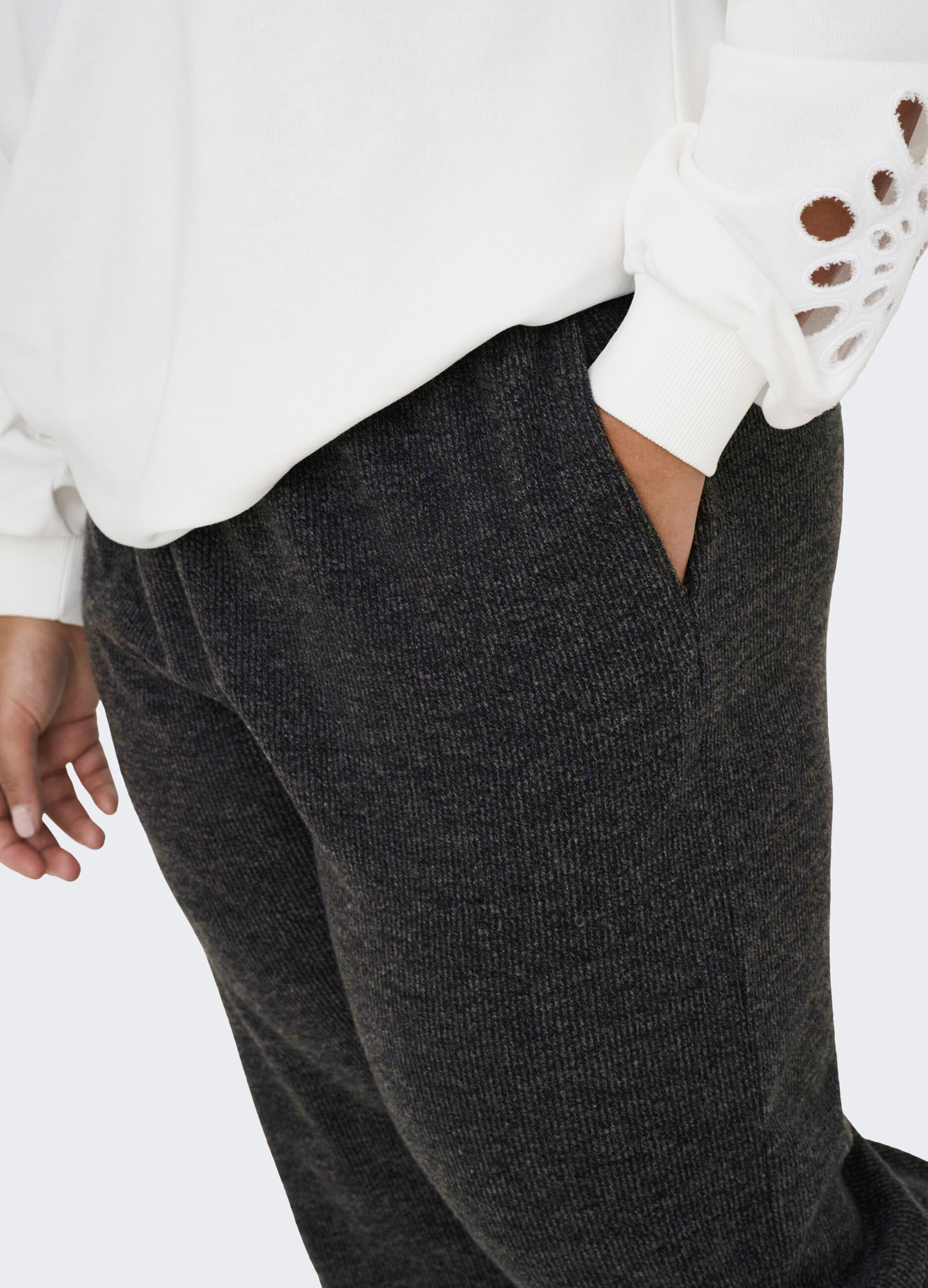  Pantaloni a gamba larga_3