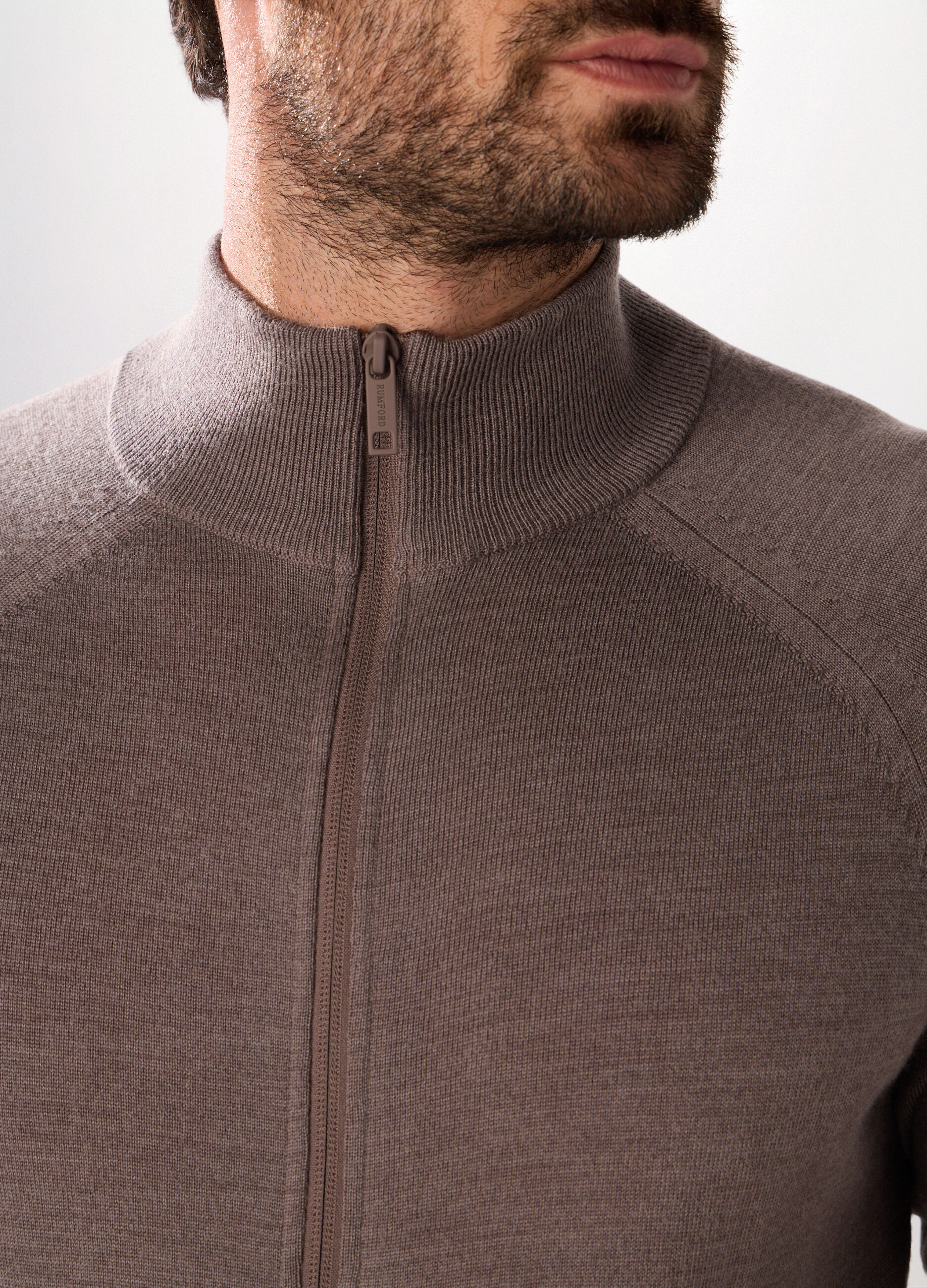 Cardigan con zip in lana merino uomo