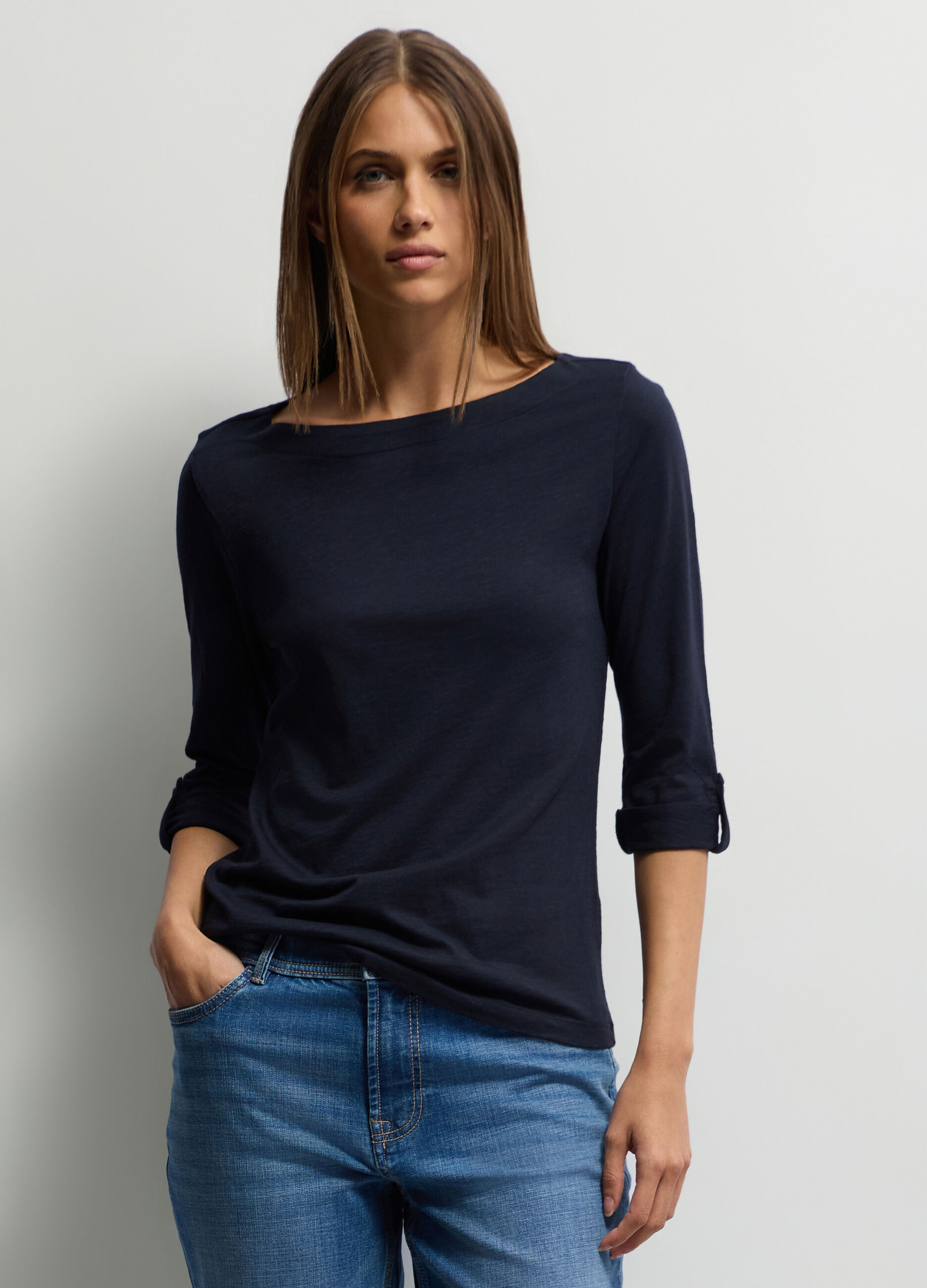 T-shirt con scollo a barchetta donna_0