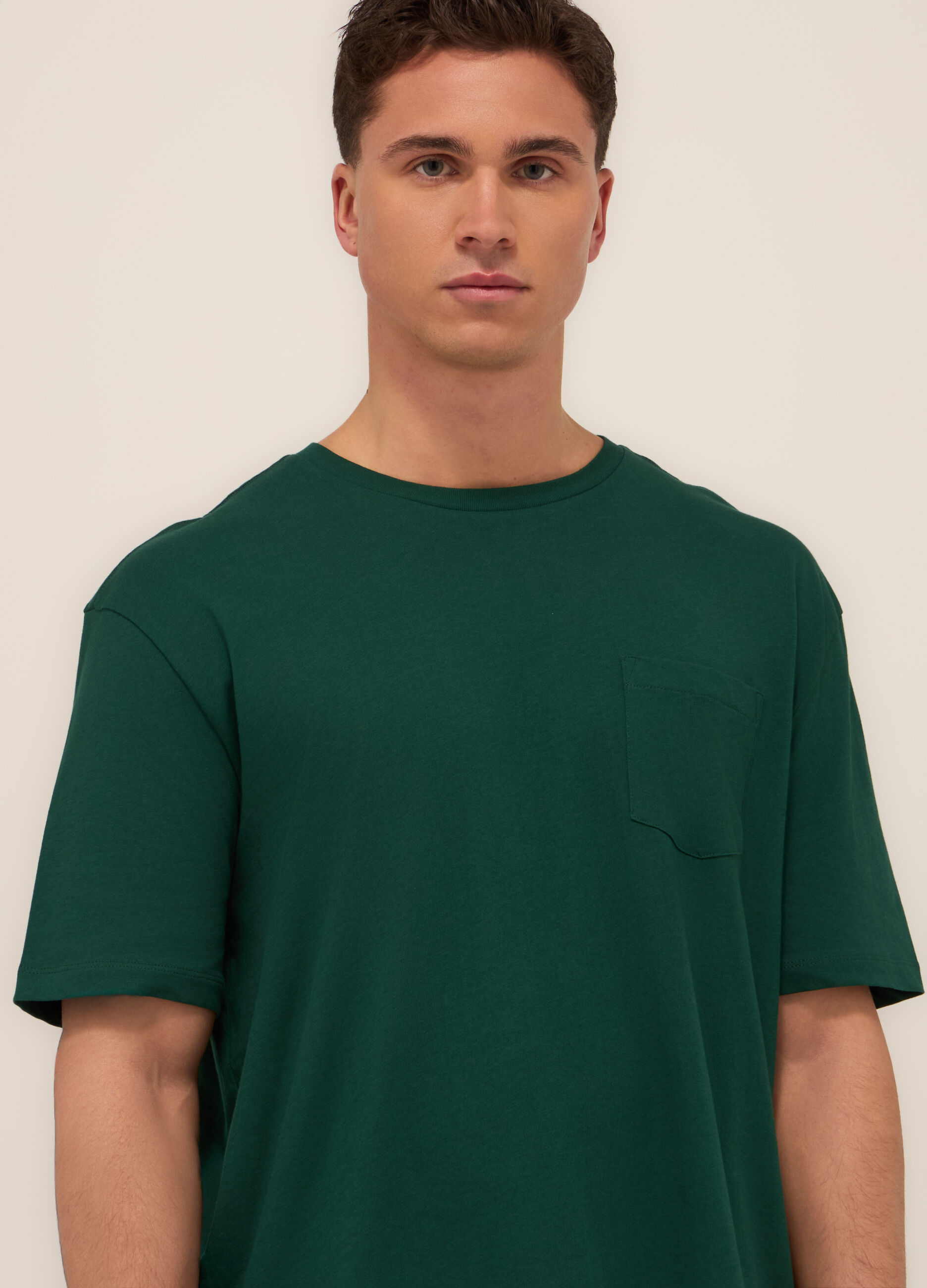 T-shirt in jersey di cotone con taschino uomo_2