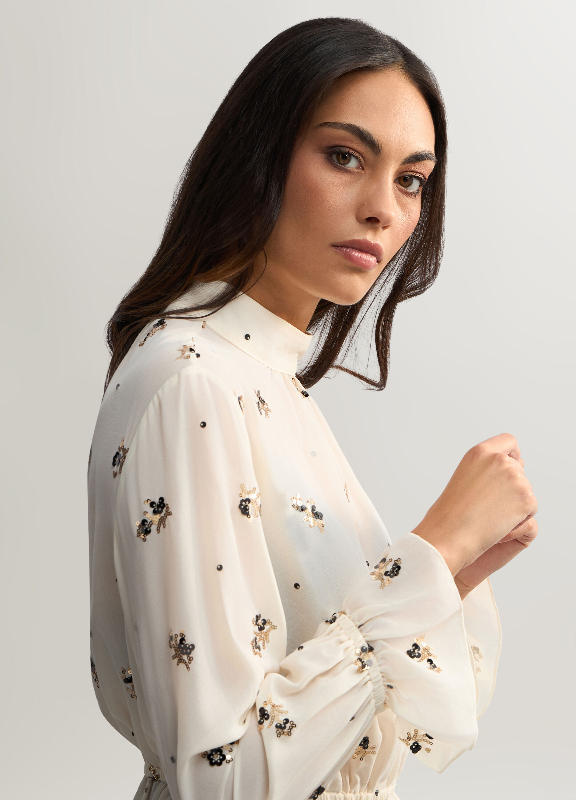 Blusa Fit Regular a collo alto chiffon donna_2