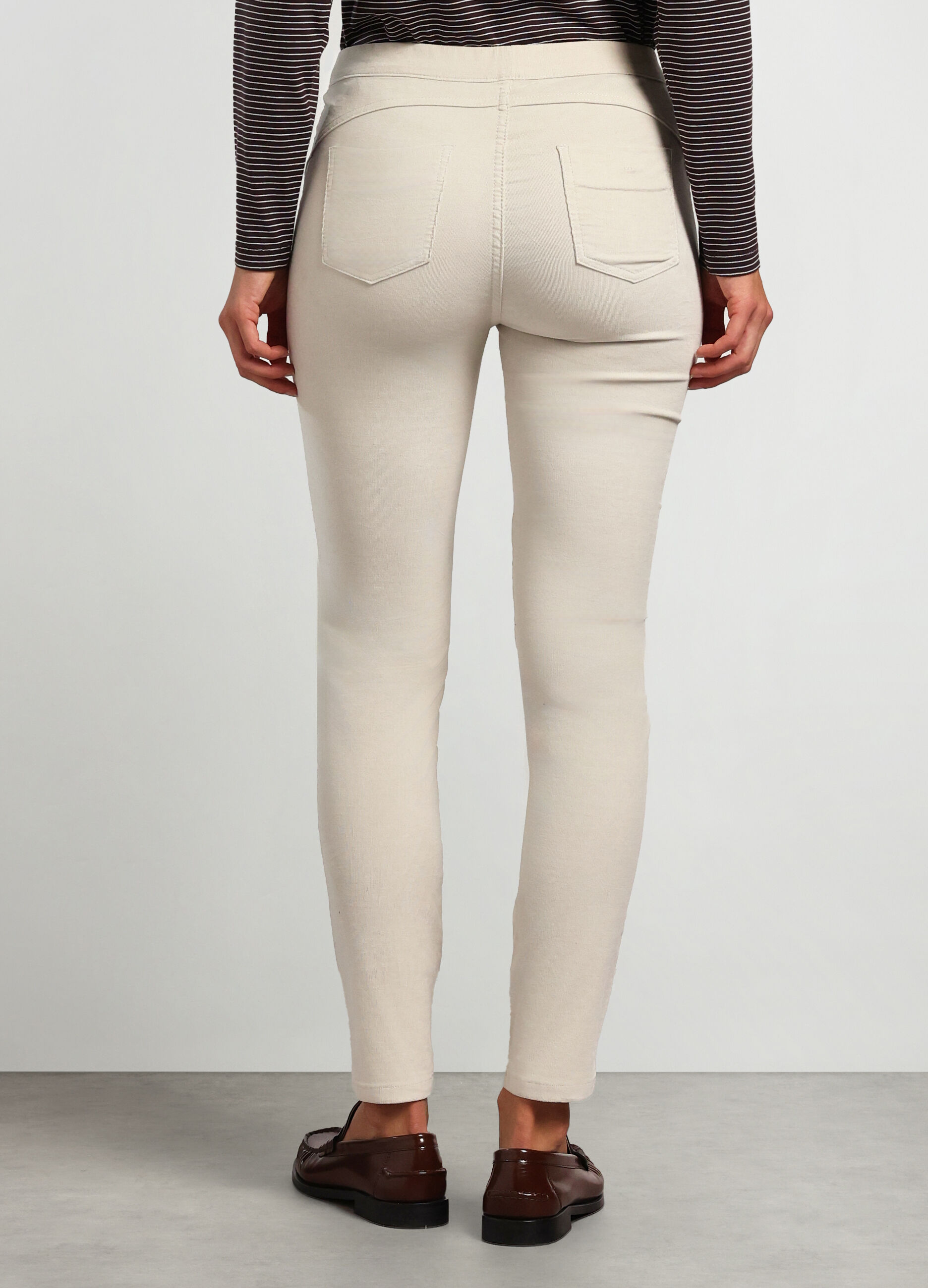 Pantaloni in velluto di cotone stretch donna_1