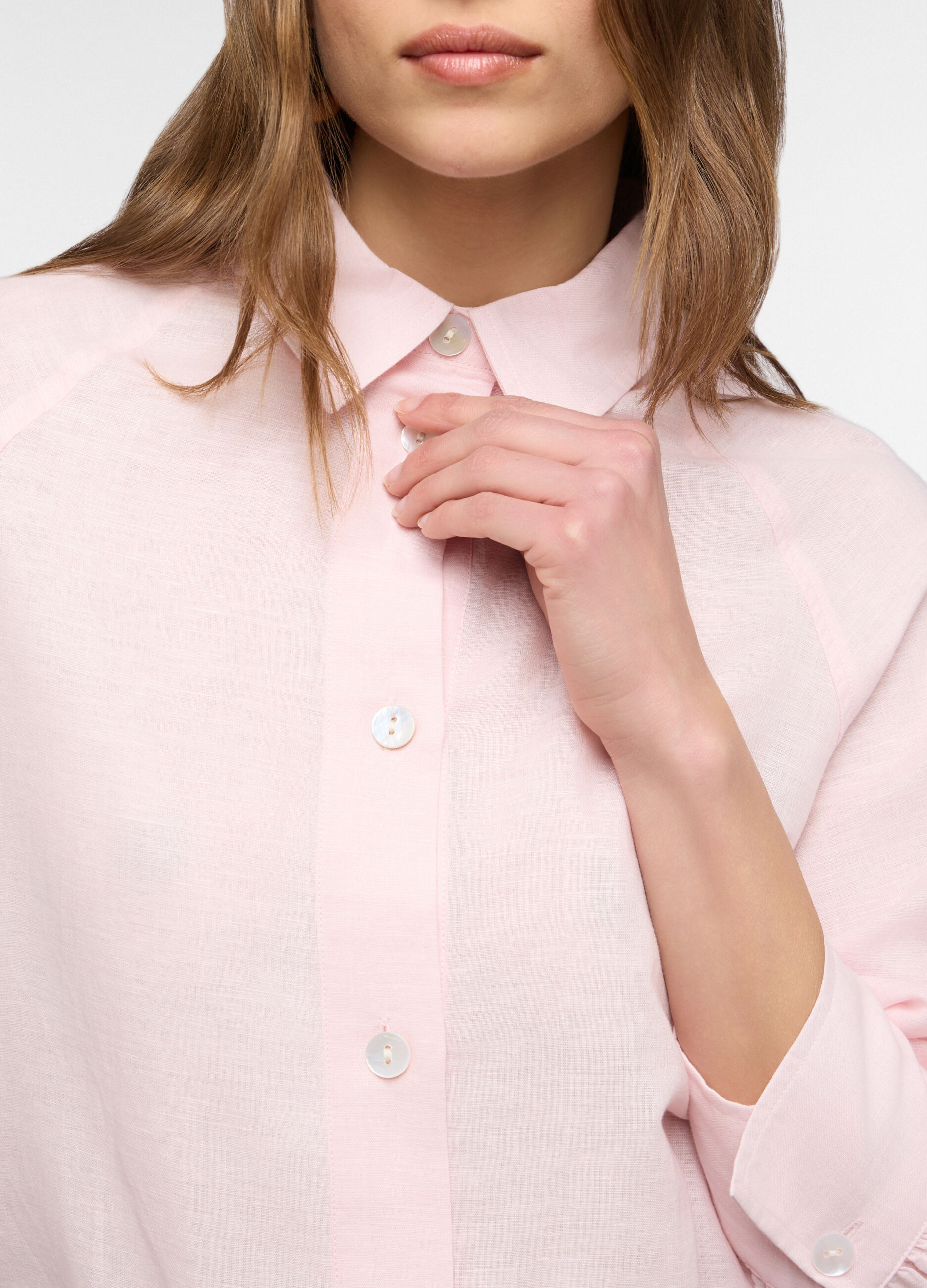 Camicia fit regular con collo alla francese misto lino donna_2