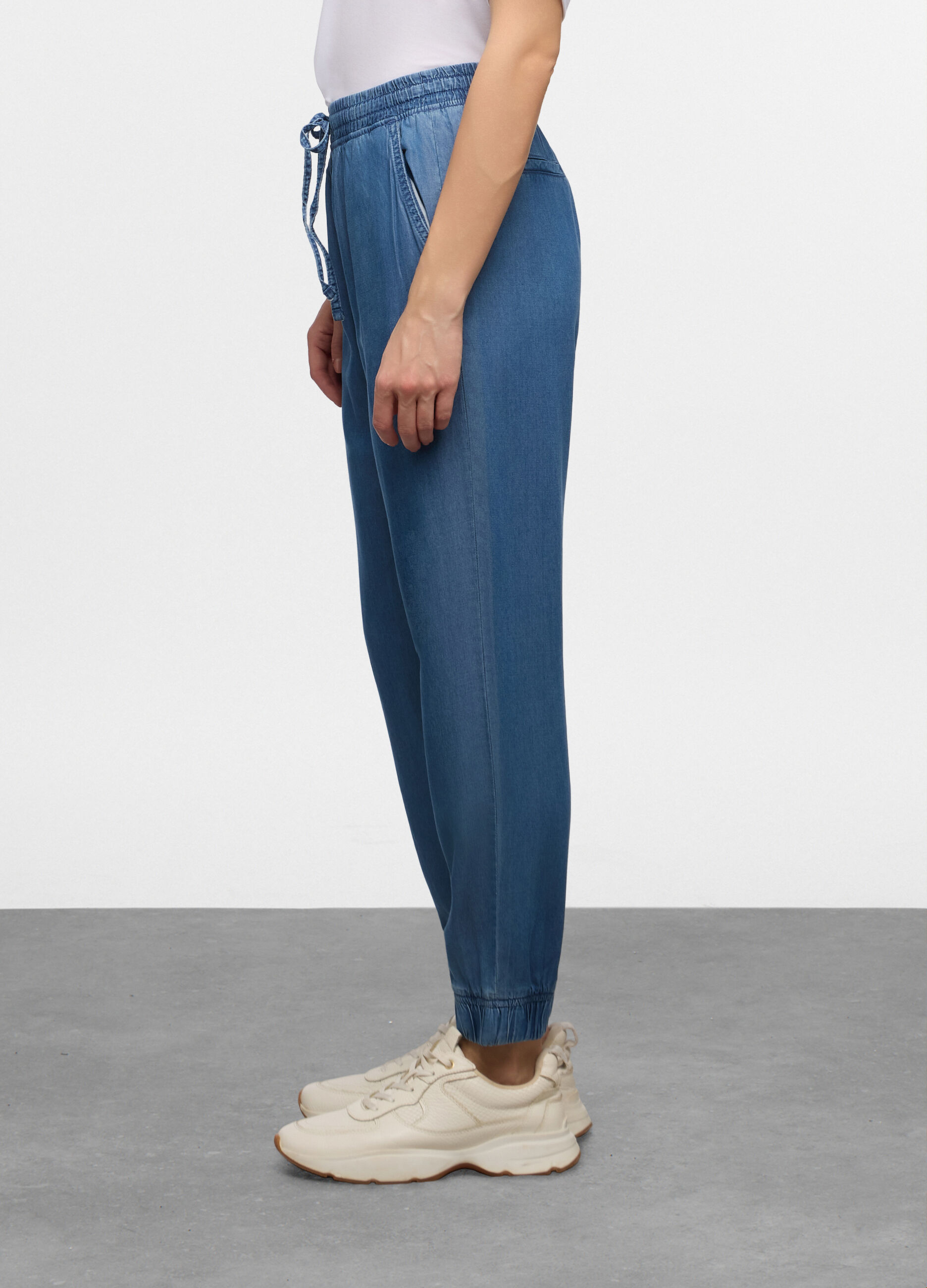 Jogger fit straight in Lyocell con vita e fondi elasticati donna_1