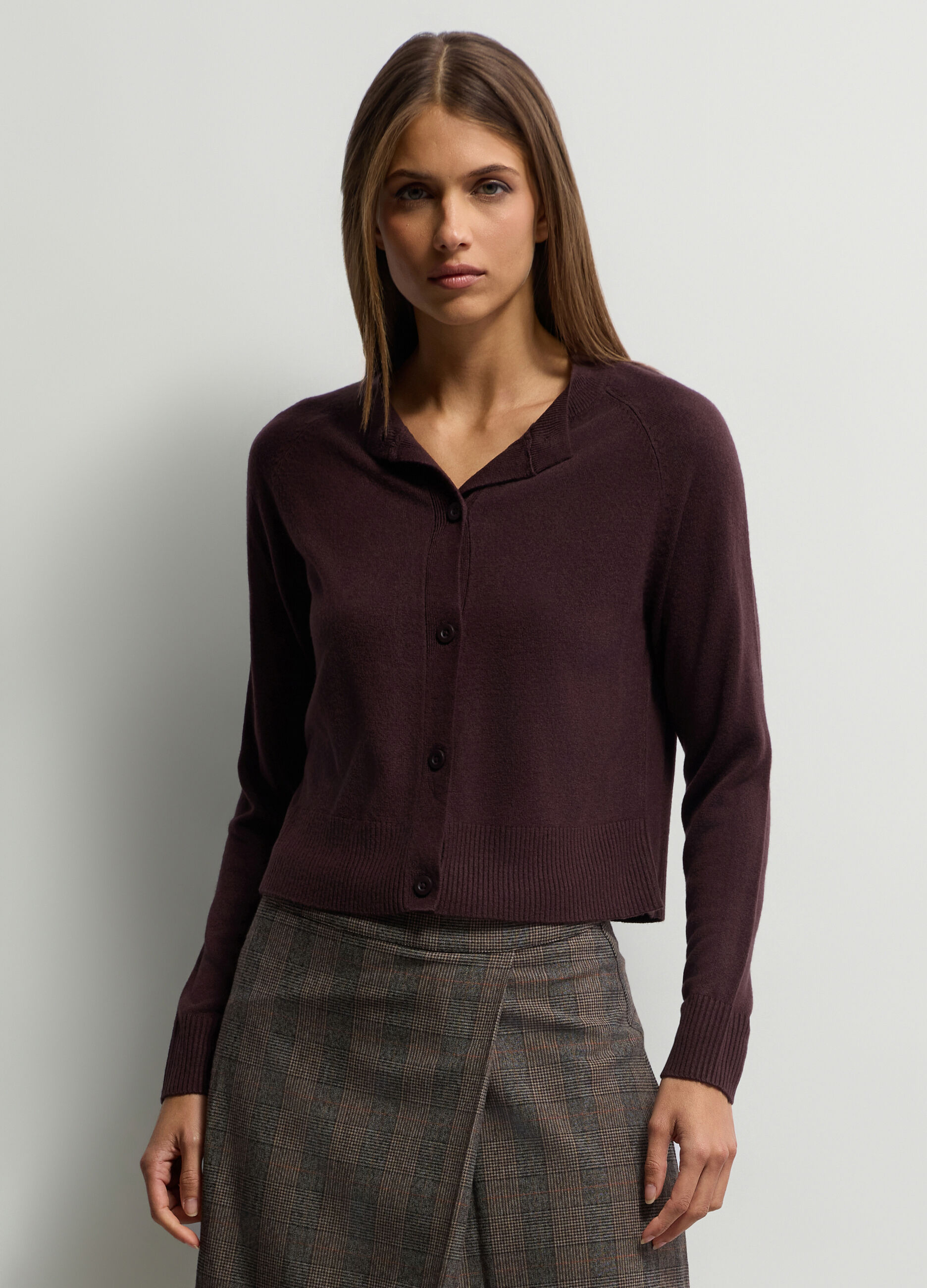 Cardigan girocollo in maglia rasata donna_0