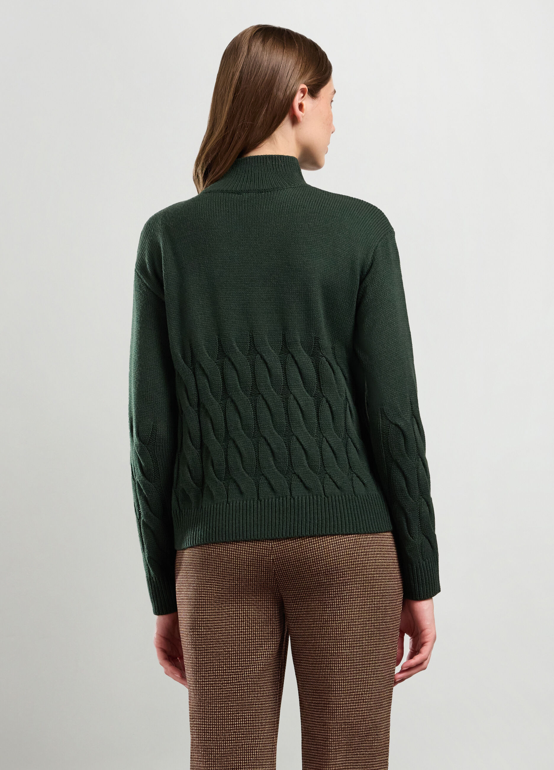 Tricot con lavorazione a treccia donna_1